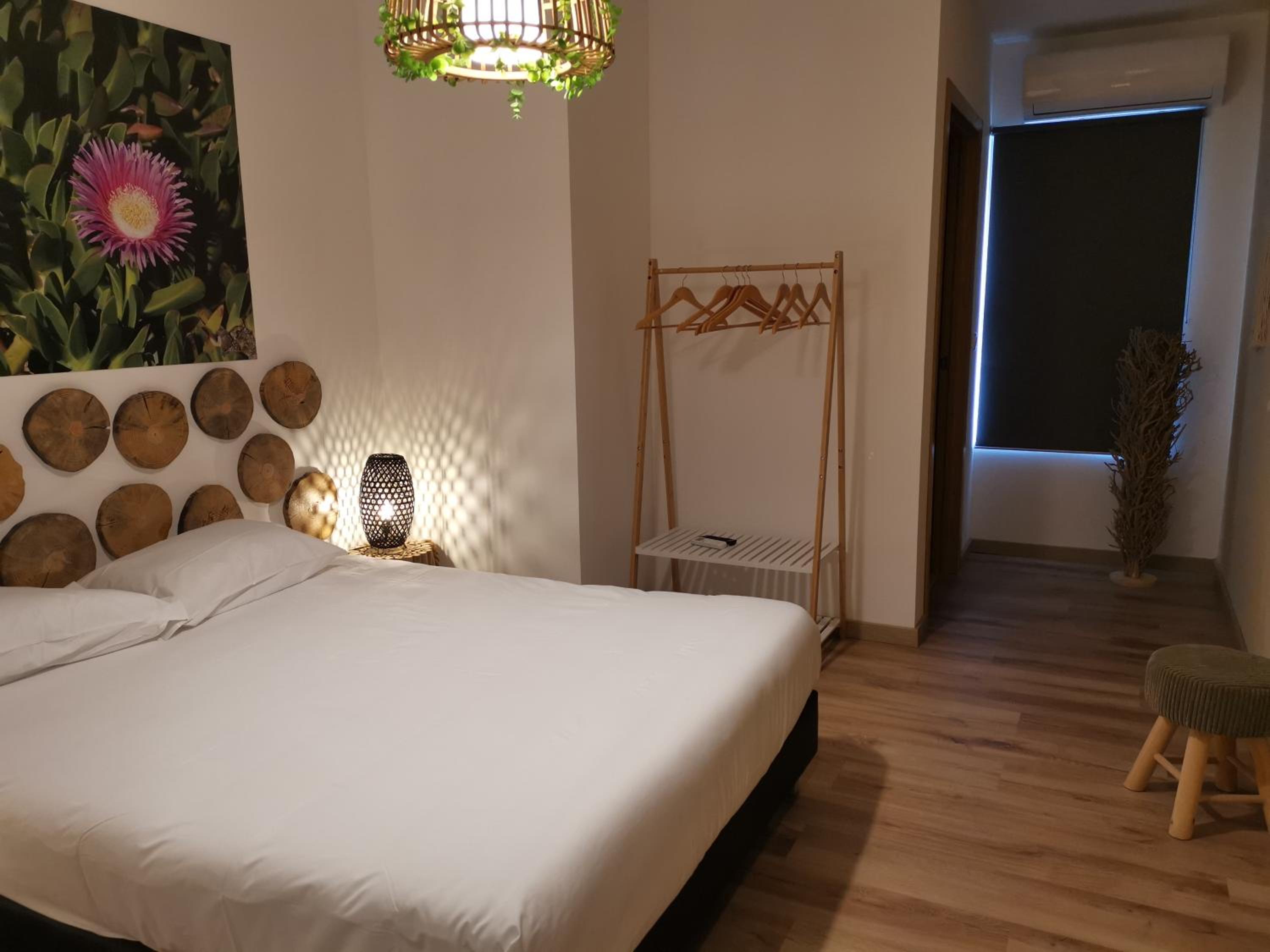 Double Room with Private Bathroom - Photo 4