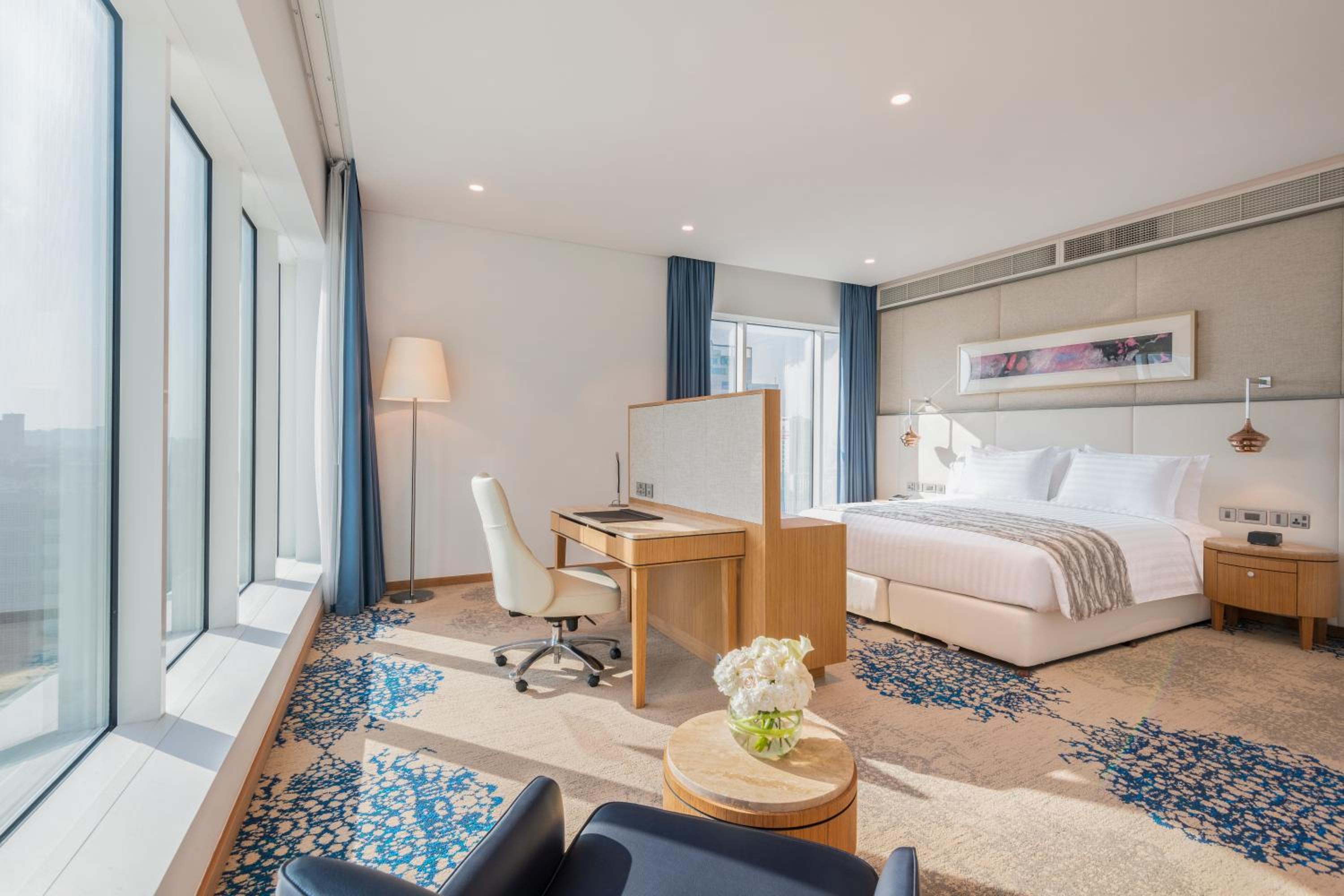 Deluxe King Room - Photo 3