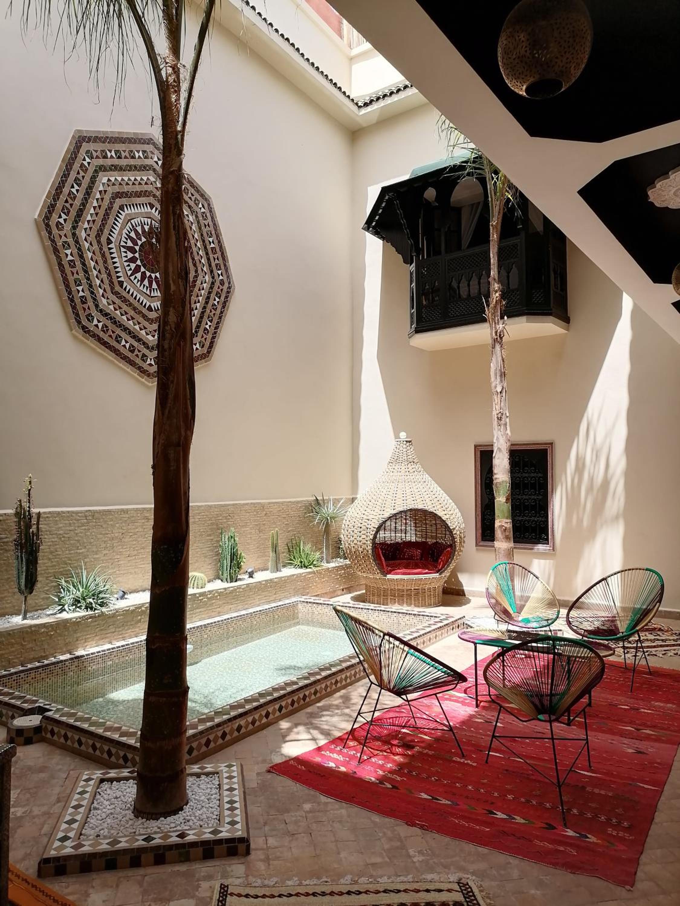 Five-Bedroom House - Photo 13