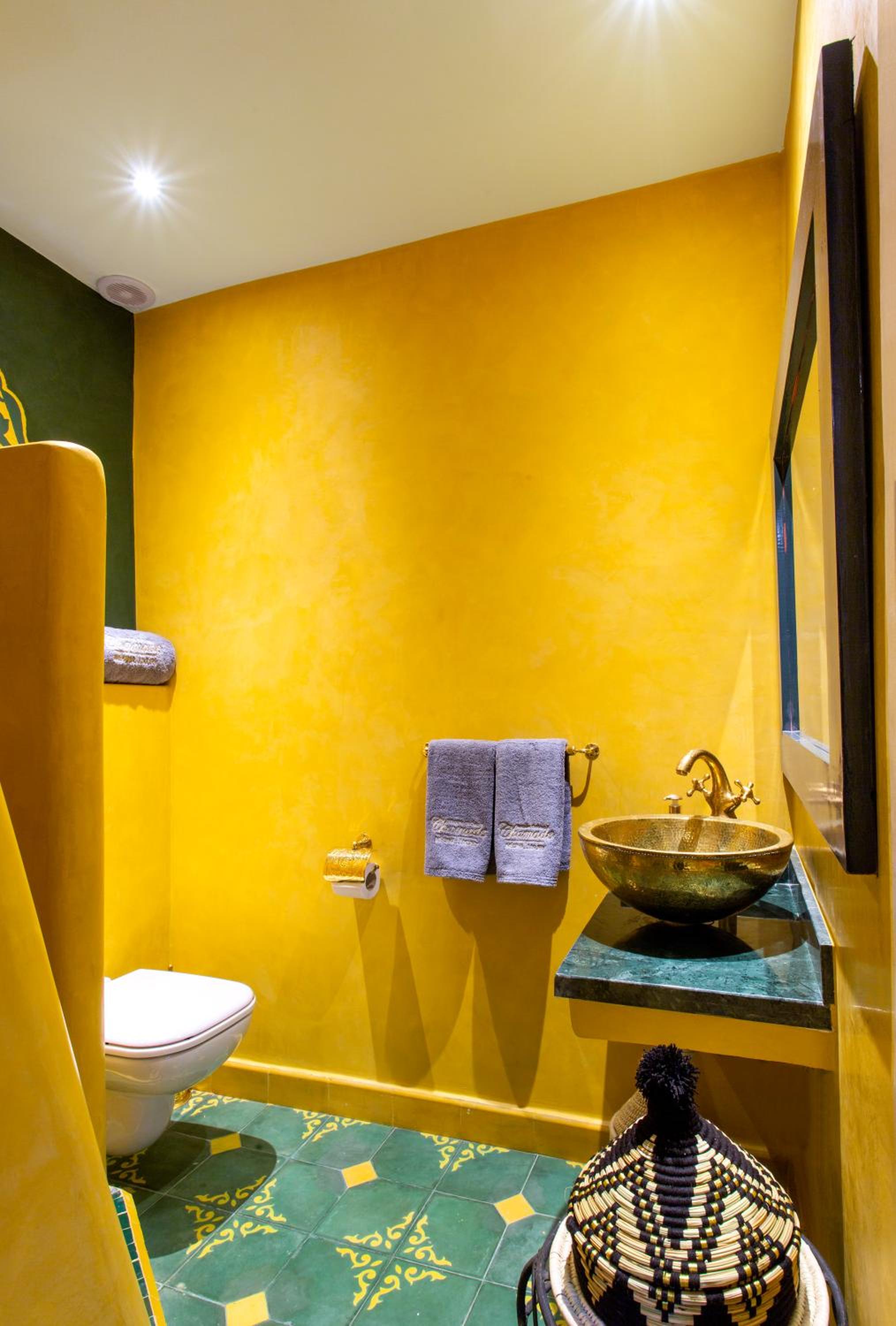 Five-Bedroom House - Photo 11