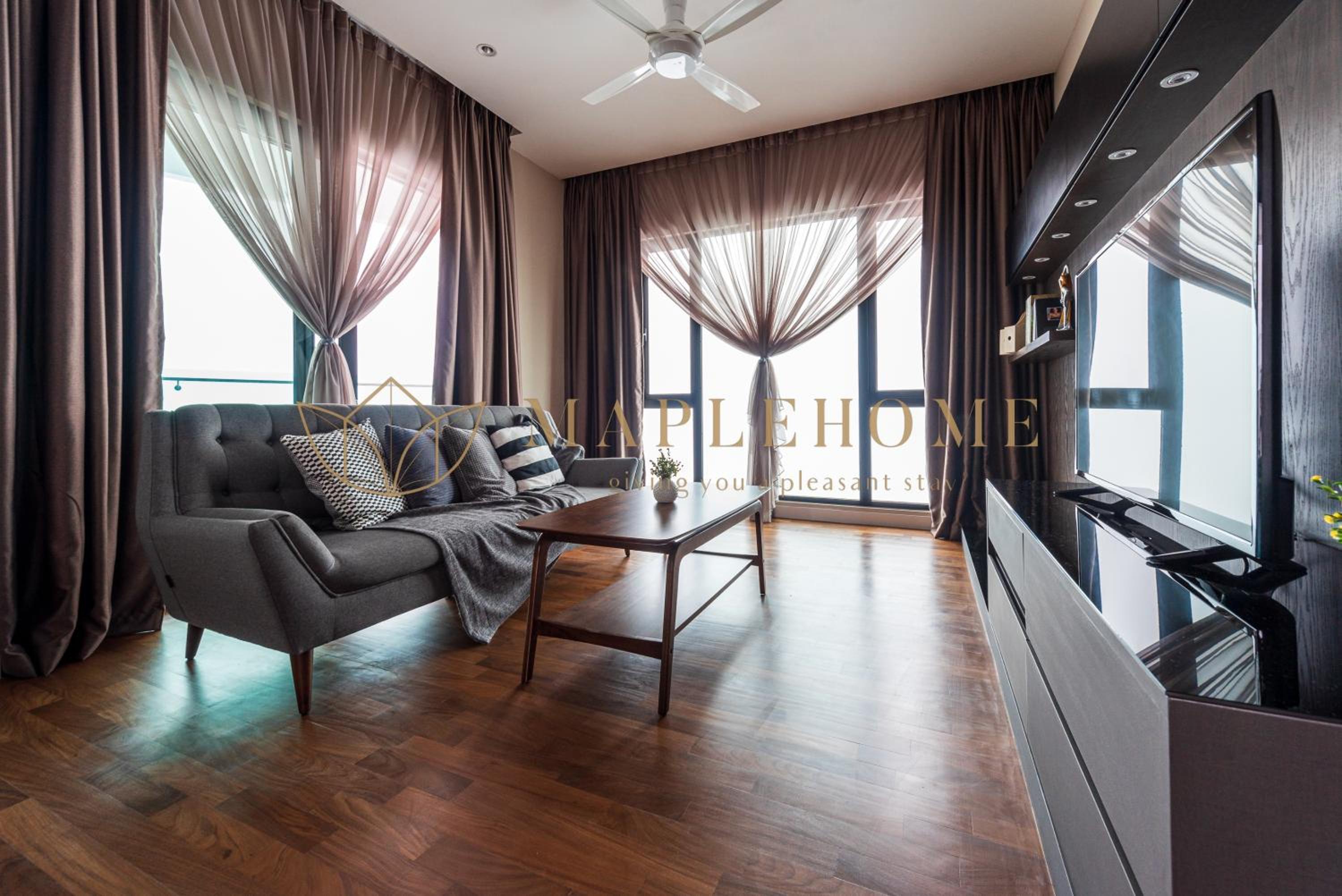Royal Three-Bedroom Suite - Photo 6