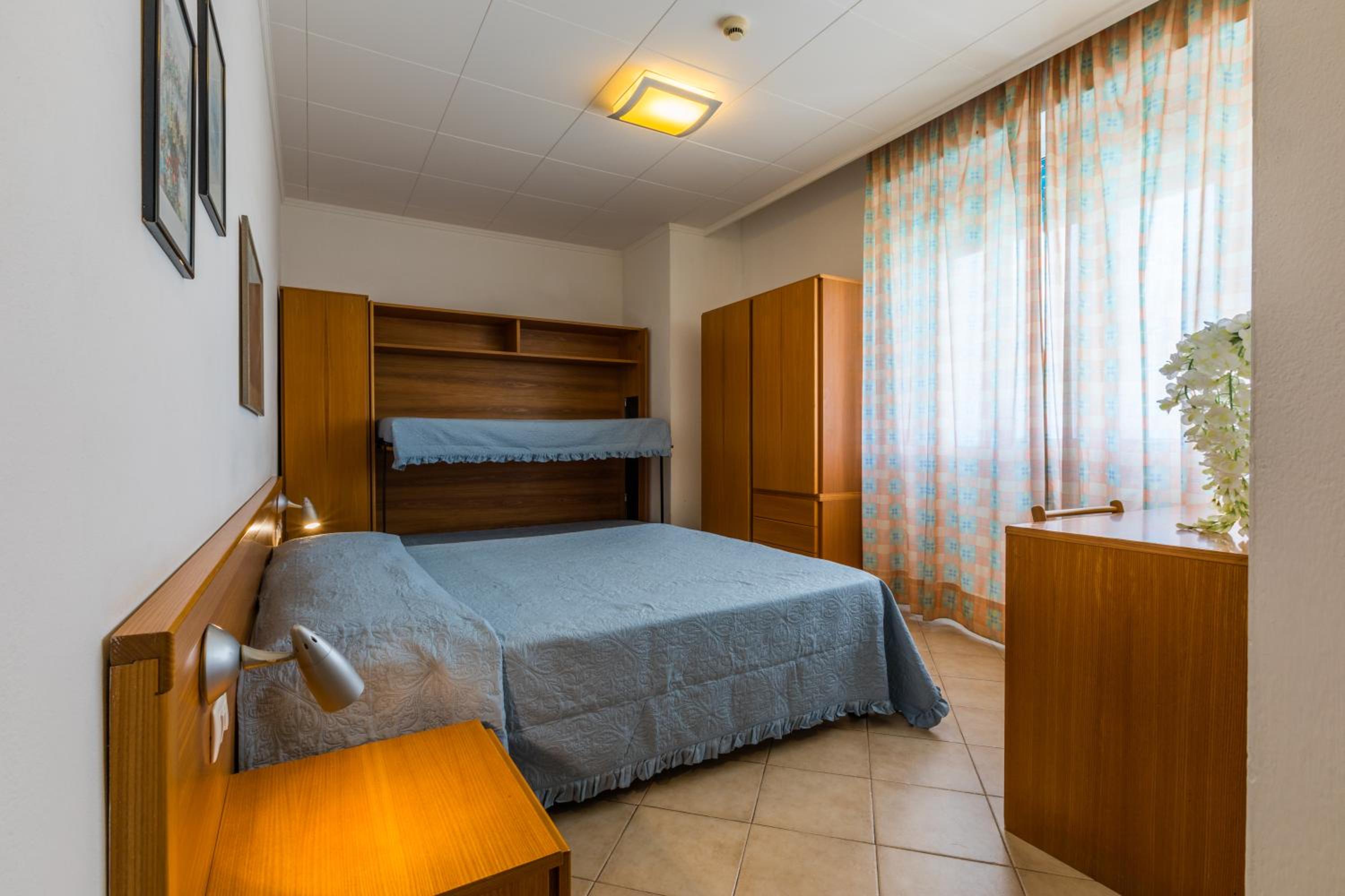 Standard Quadruple Room photo 2