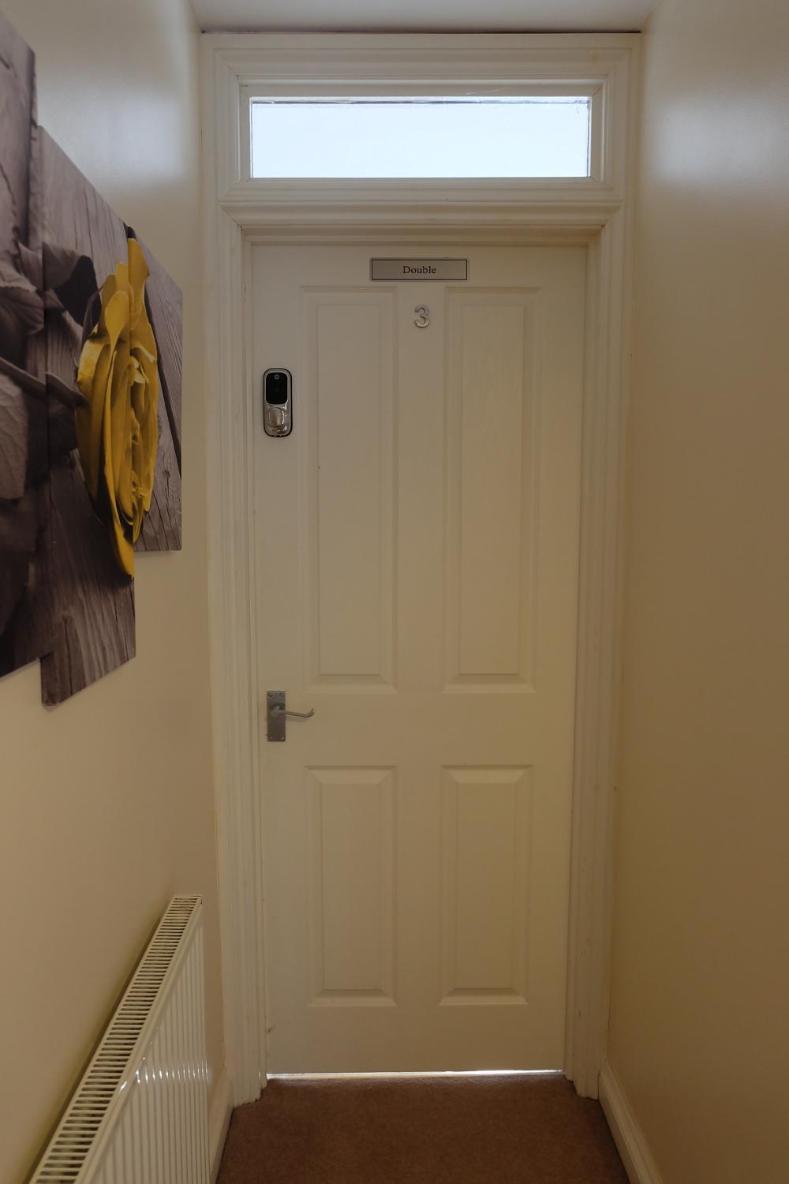 Double Room - Photo 18