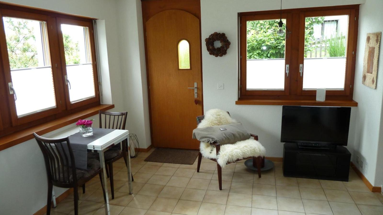 One-Bedroom Apartment photo 1