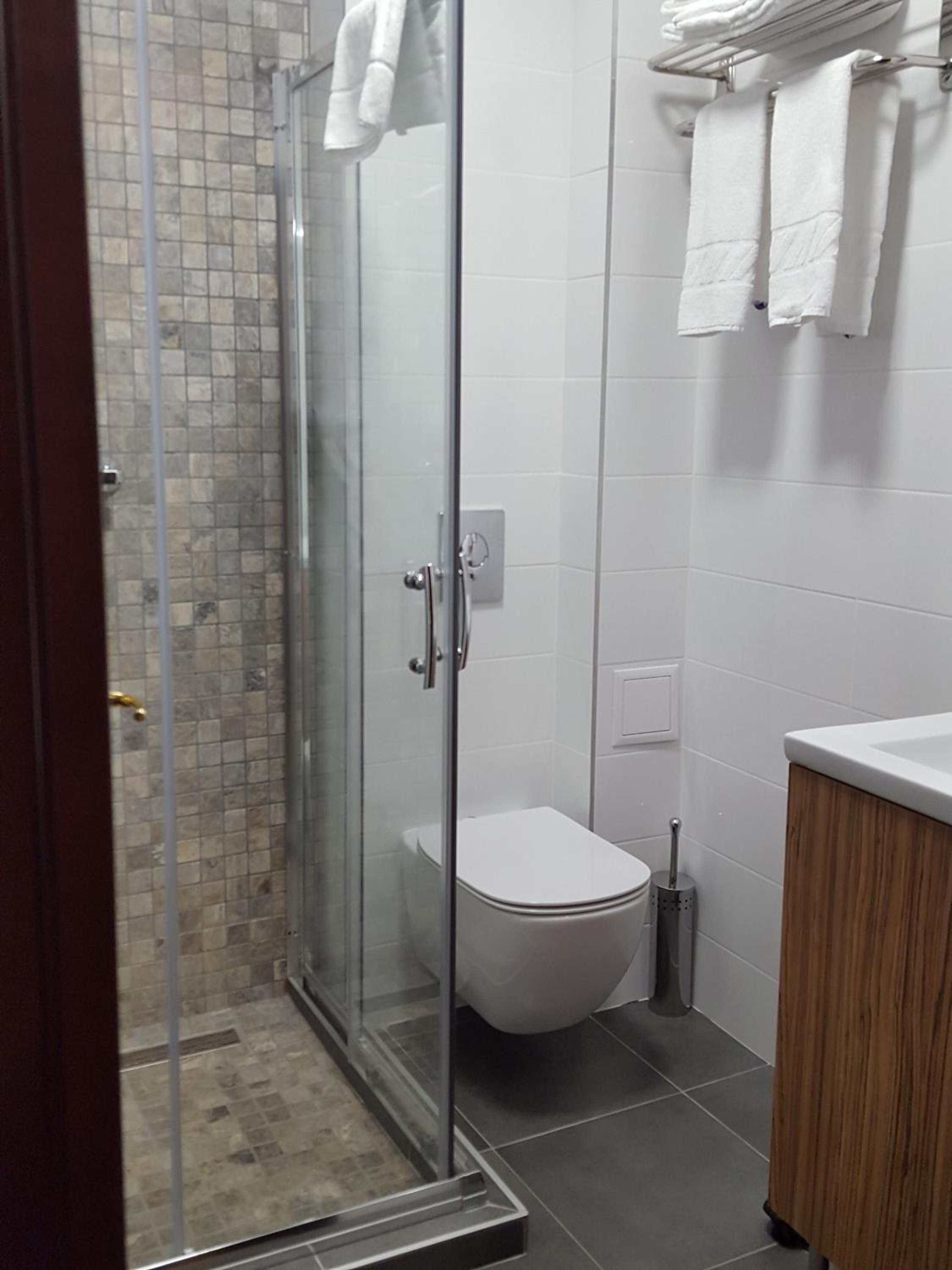 Double Room - Photo 11