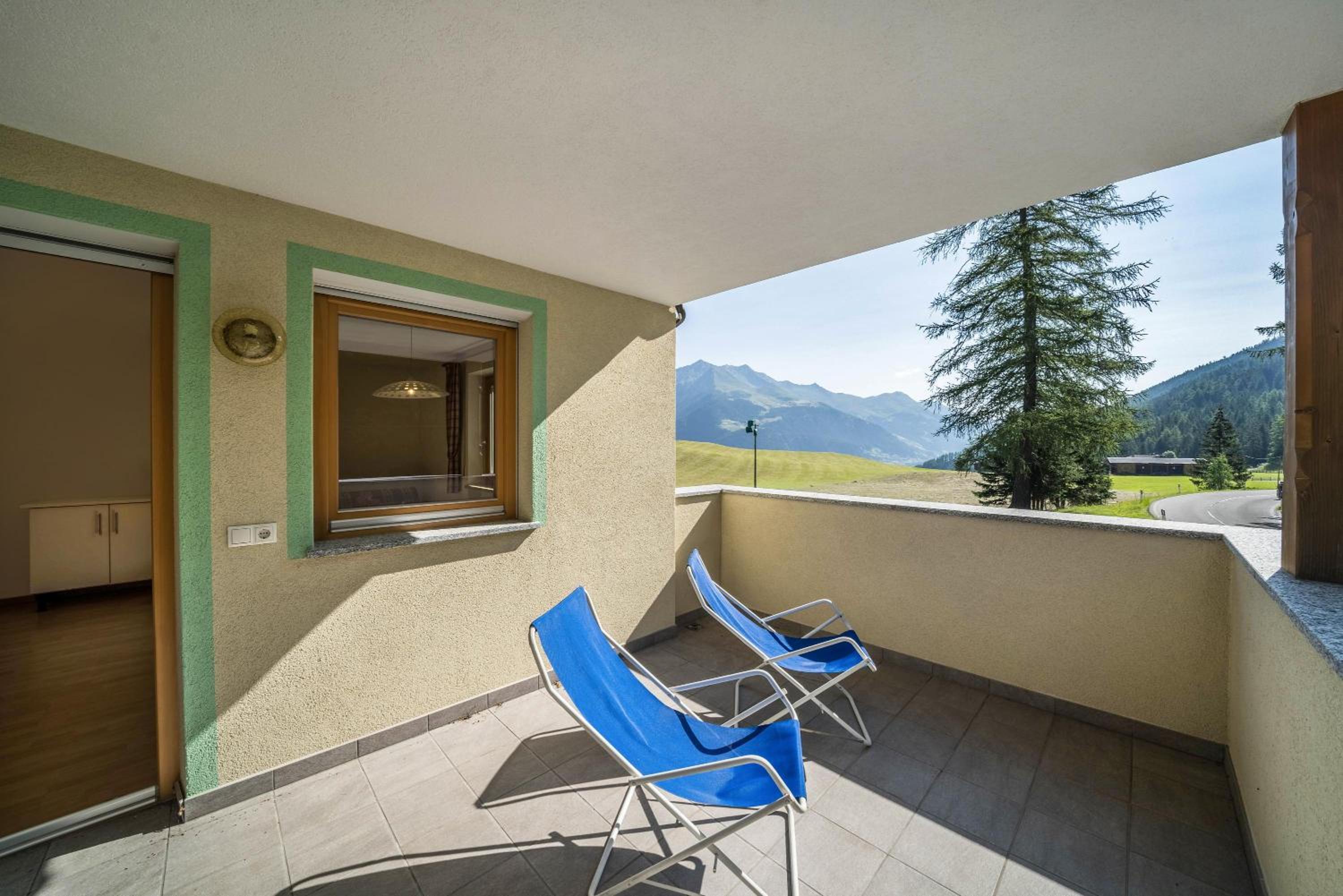 Superior One-Bedroom Apartment with Balcony - Photo 4