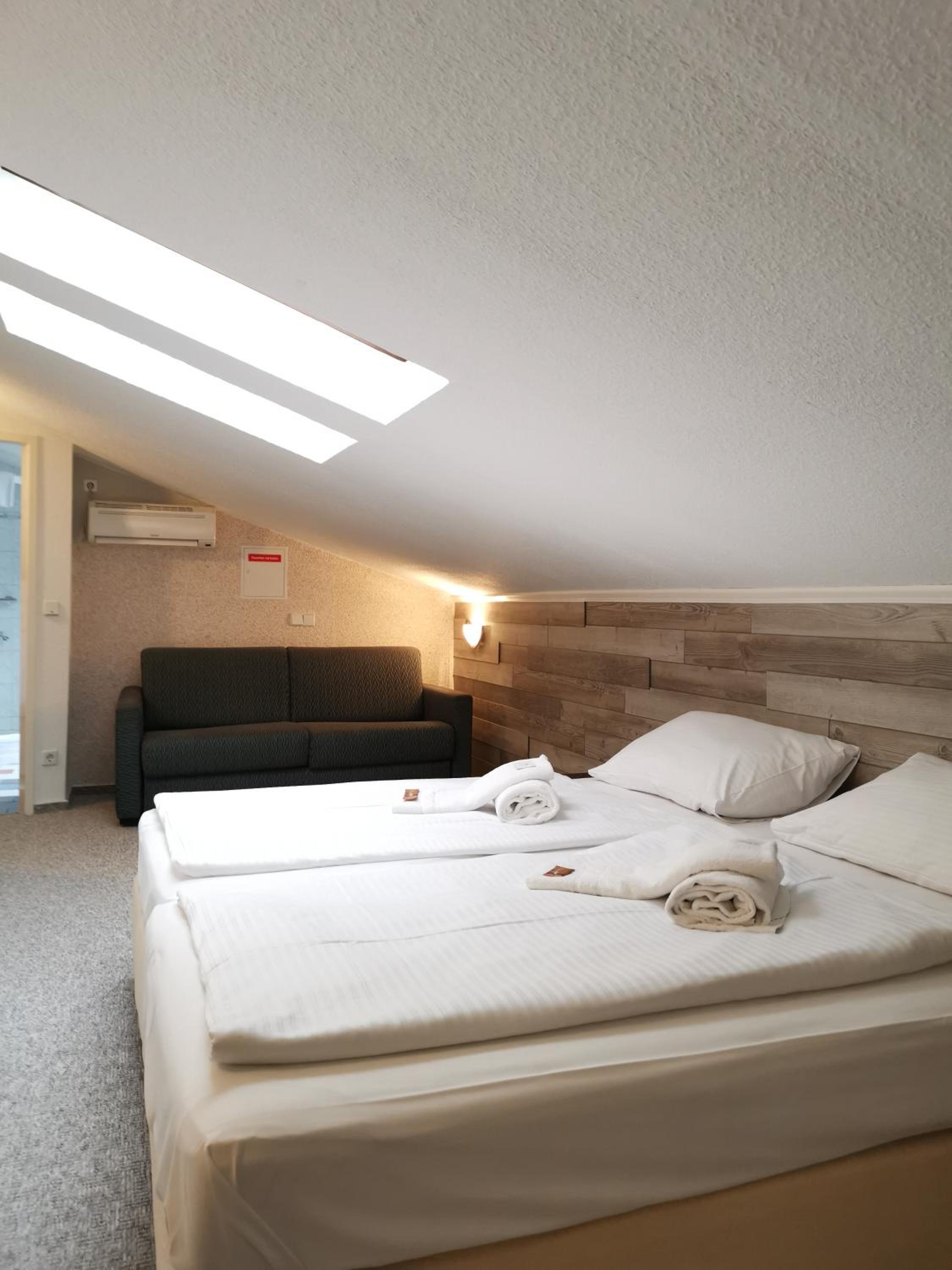Standard Double Room photo 2