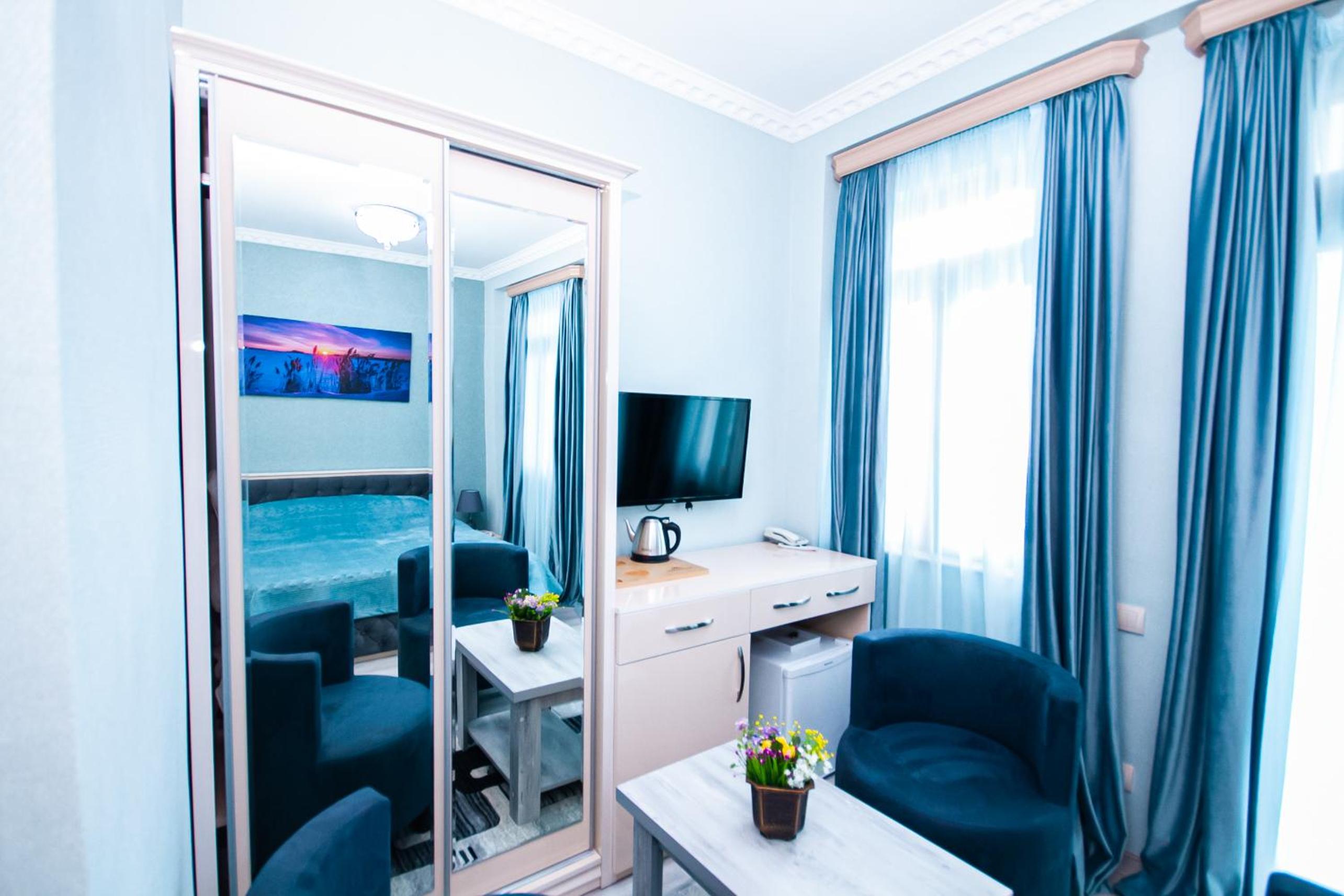 Superior King Room - Photo 4