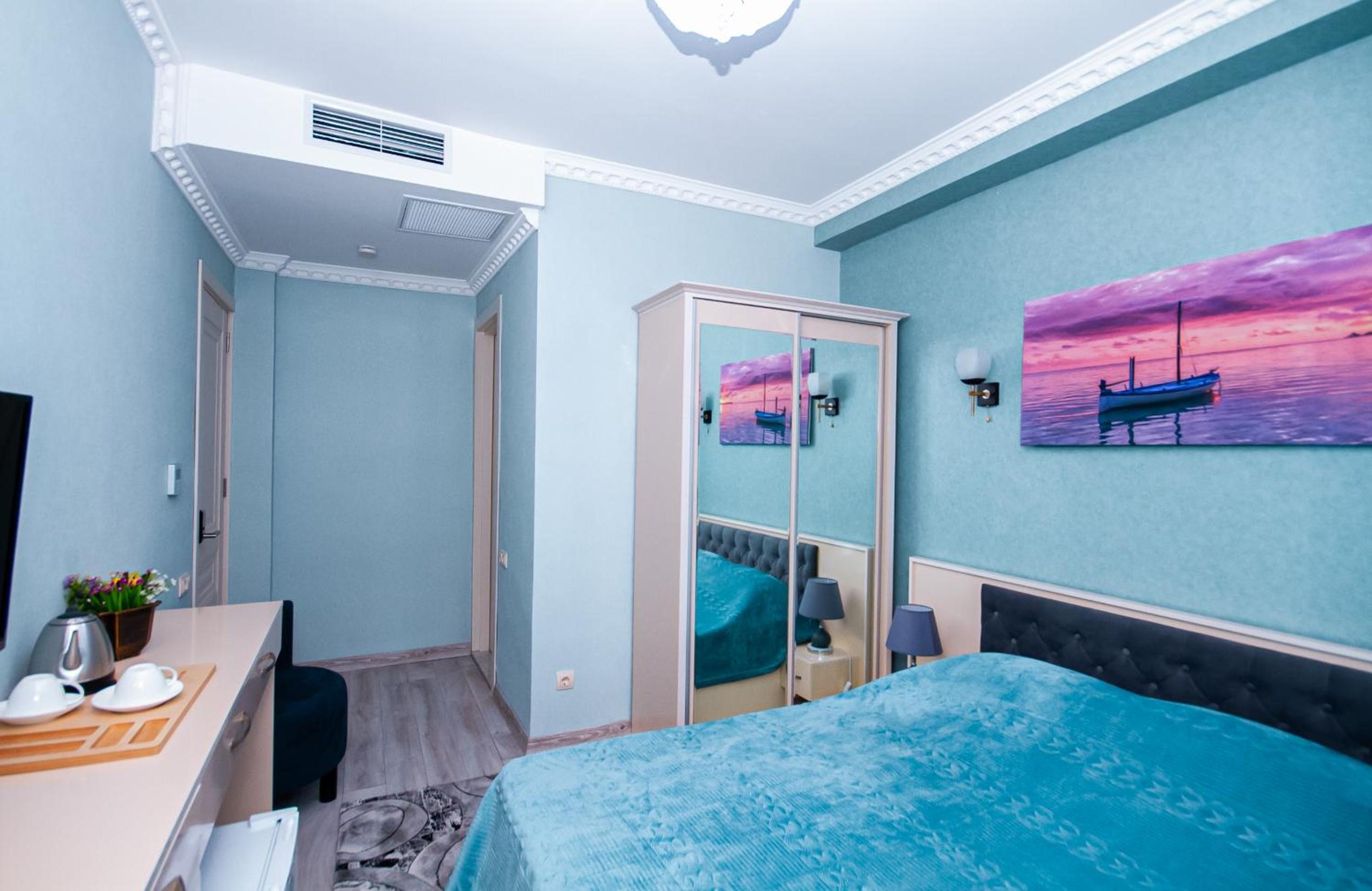 Double Room with Balcony - Photo 2