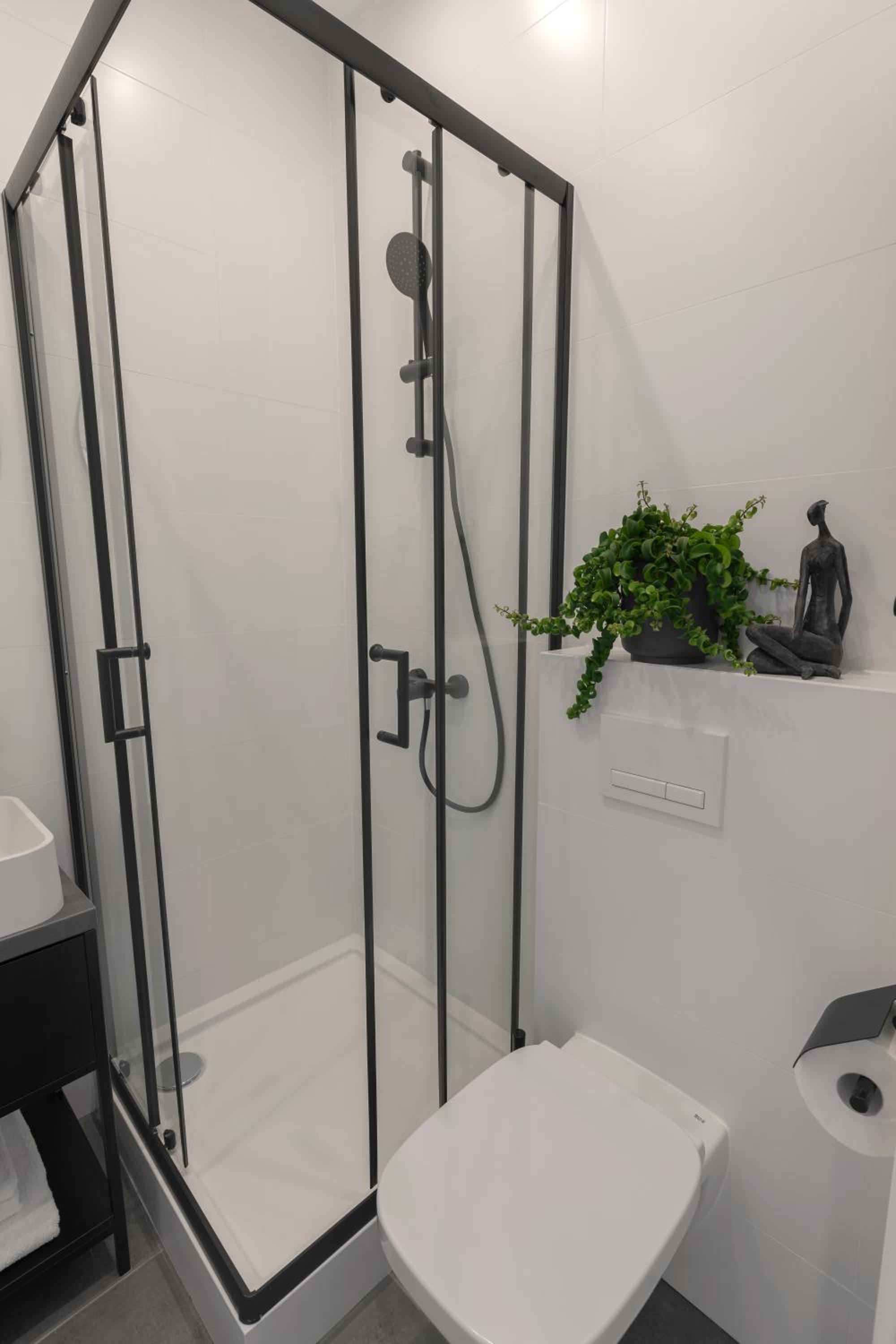 Double Room with Private Bathroom - Photo 6