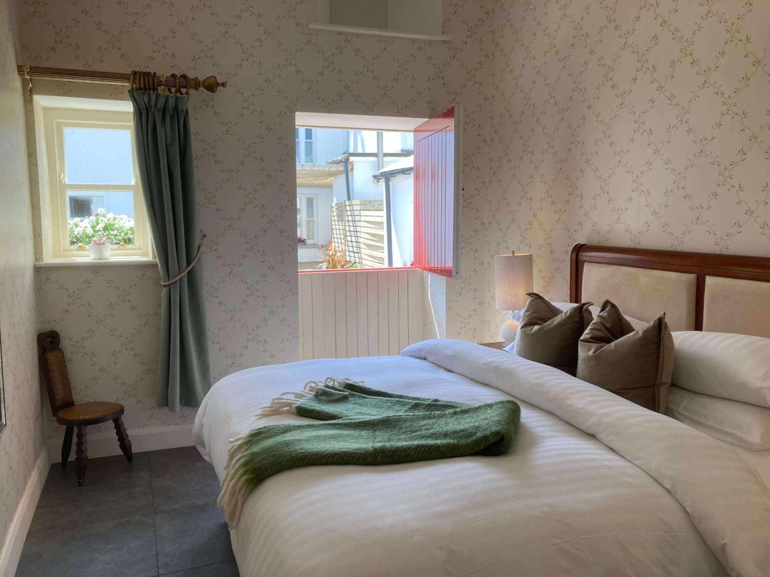 Courtyard Room 