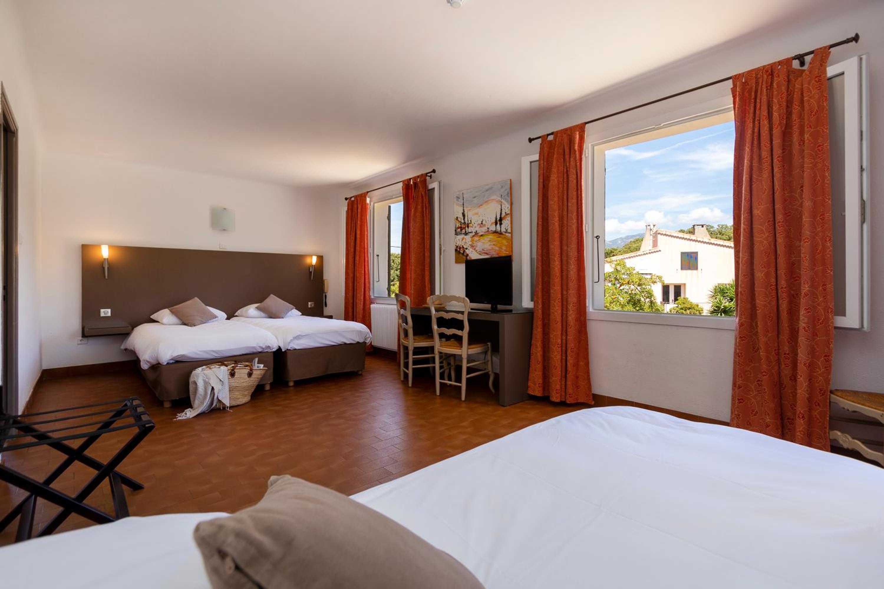 Triple Room - Photo 2