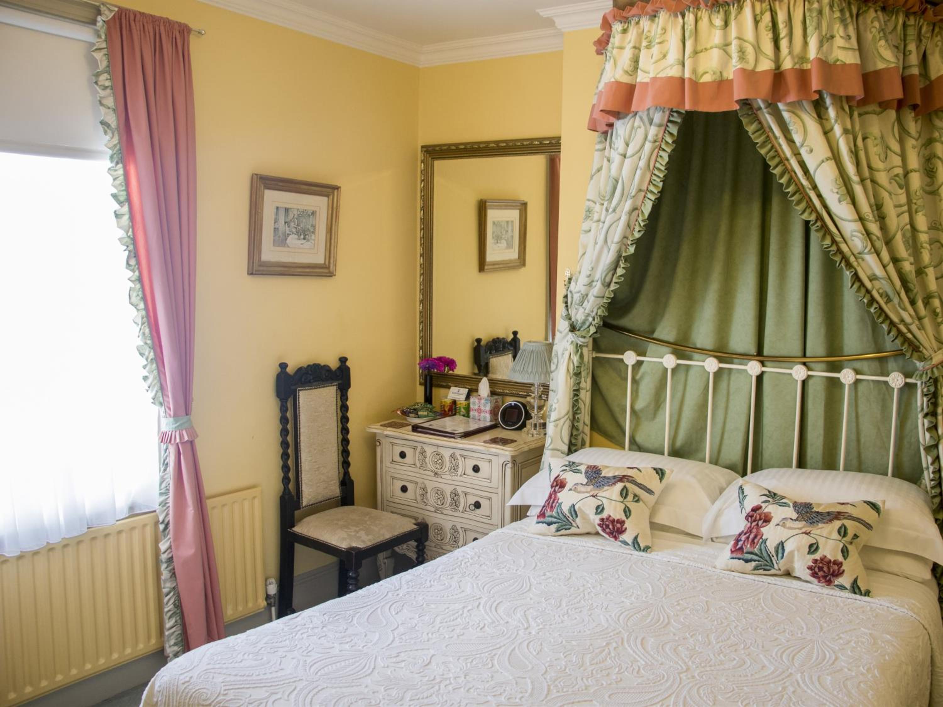 Standard Double Room - Photo 2