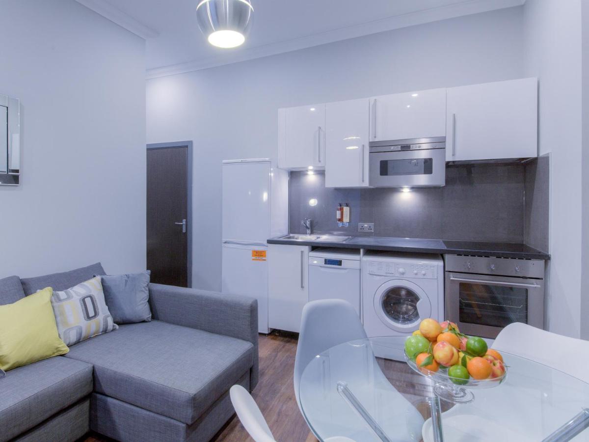 One-Bedroom Apartment photo 2