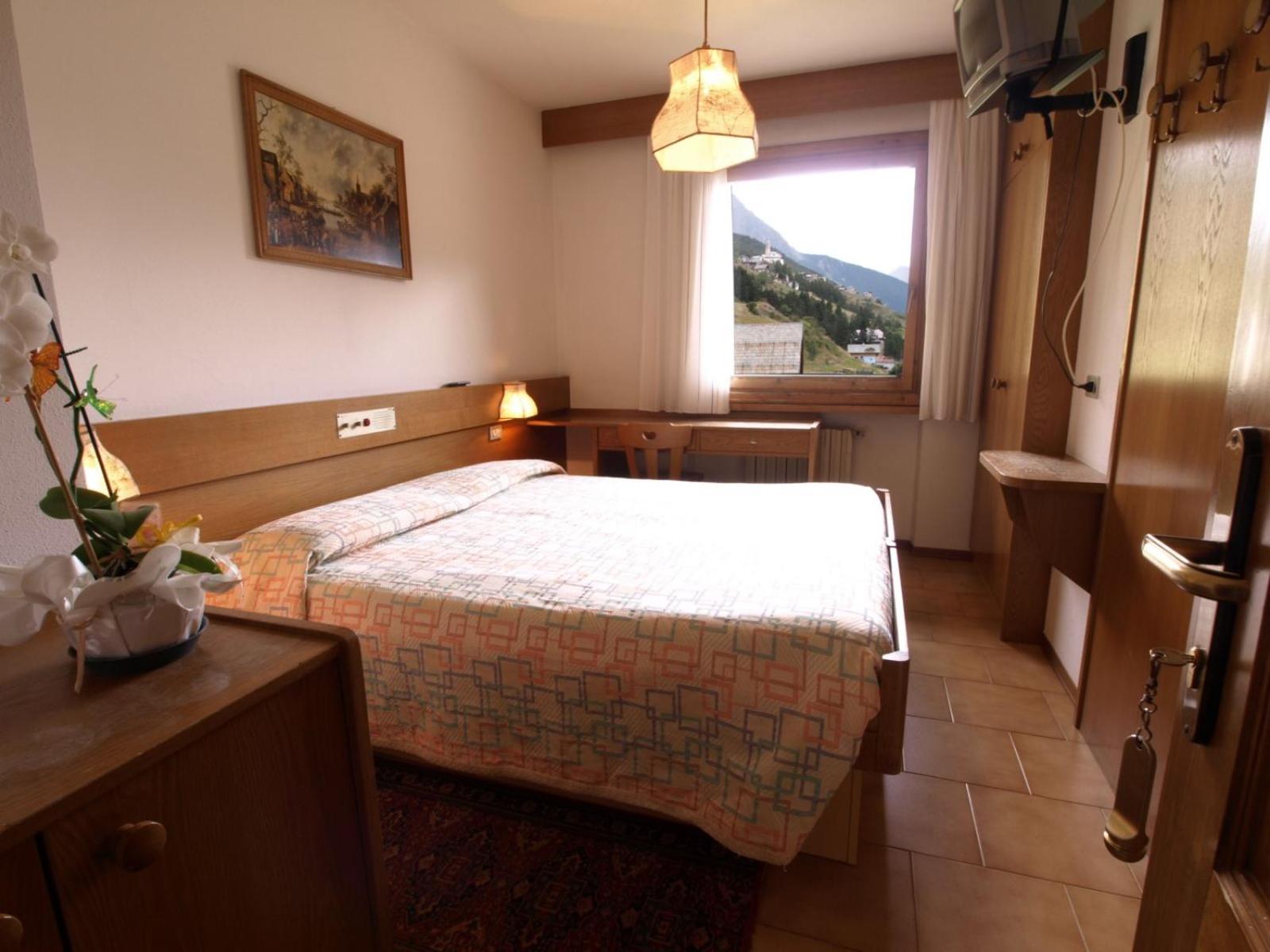 Double or Twin Room - Photo 2