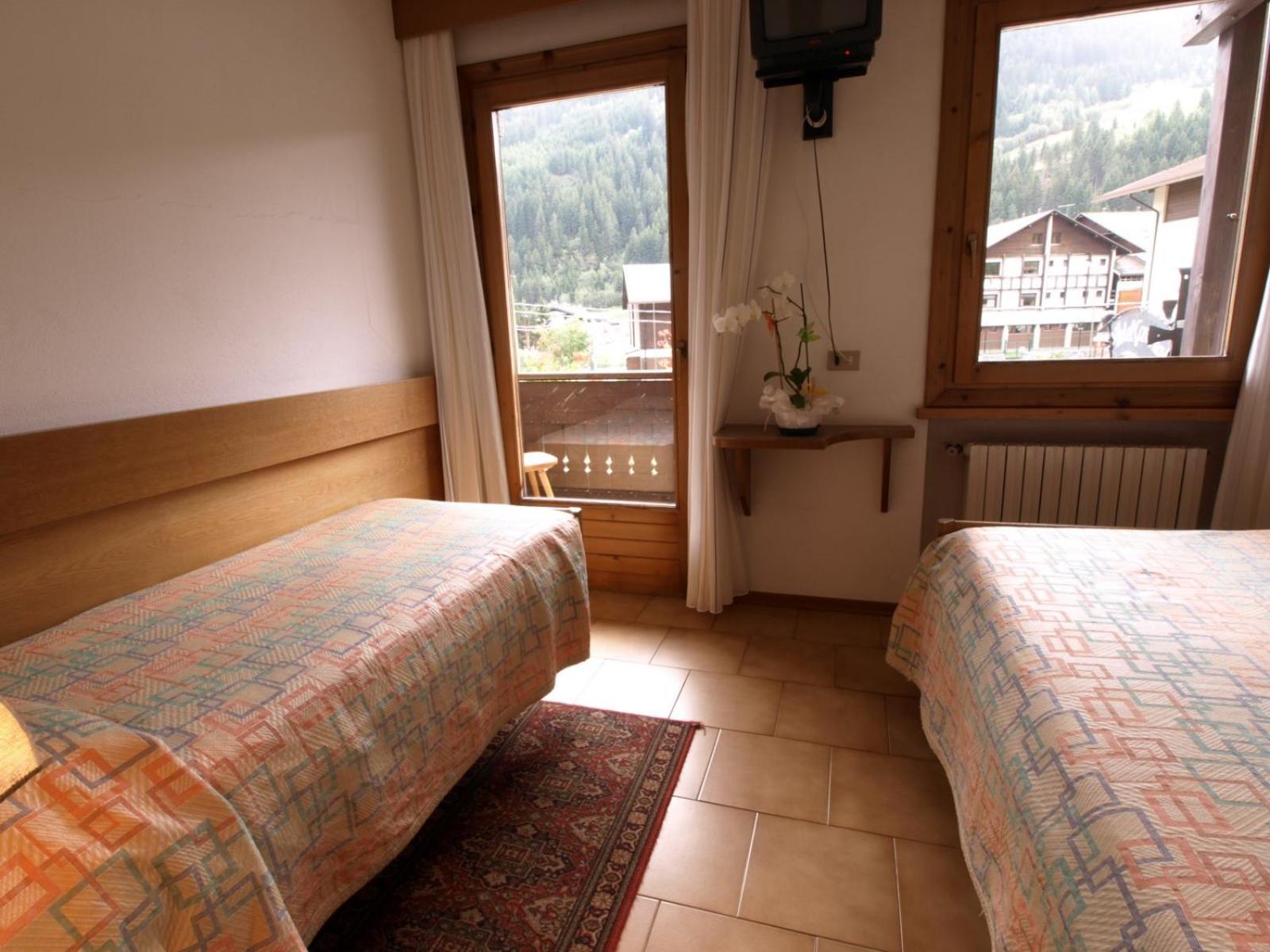 Double or Twin Room - Photo 4
