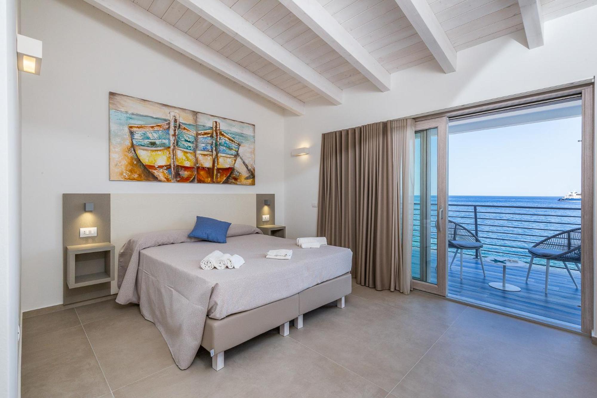 Junior Suite with Sea View photo 3