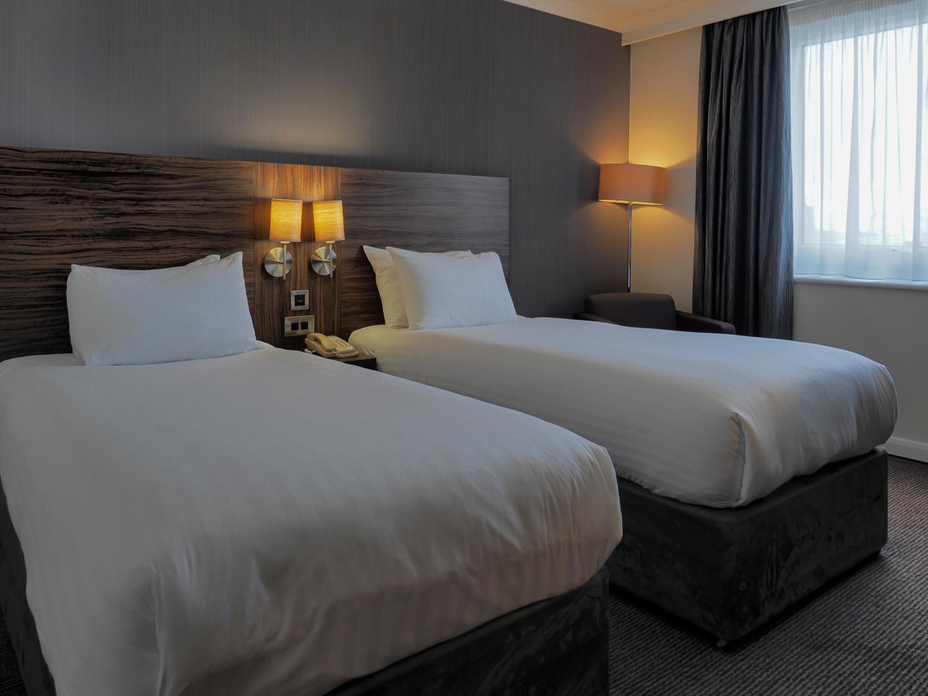 Standard Twin Room - Photo 2
