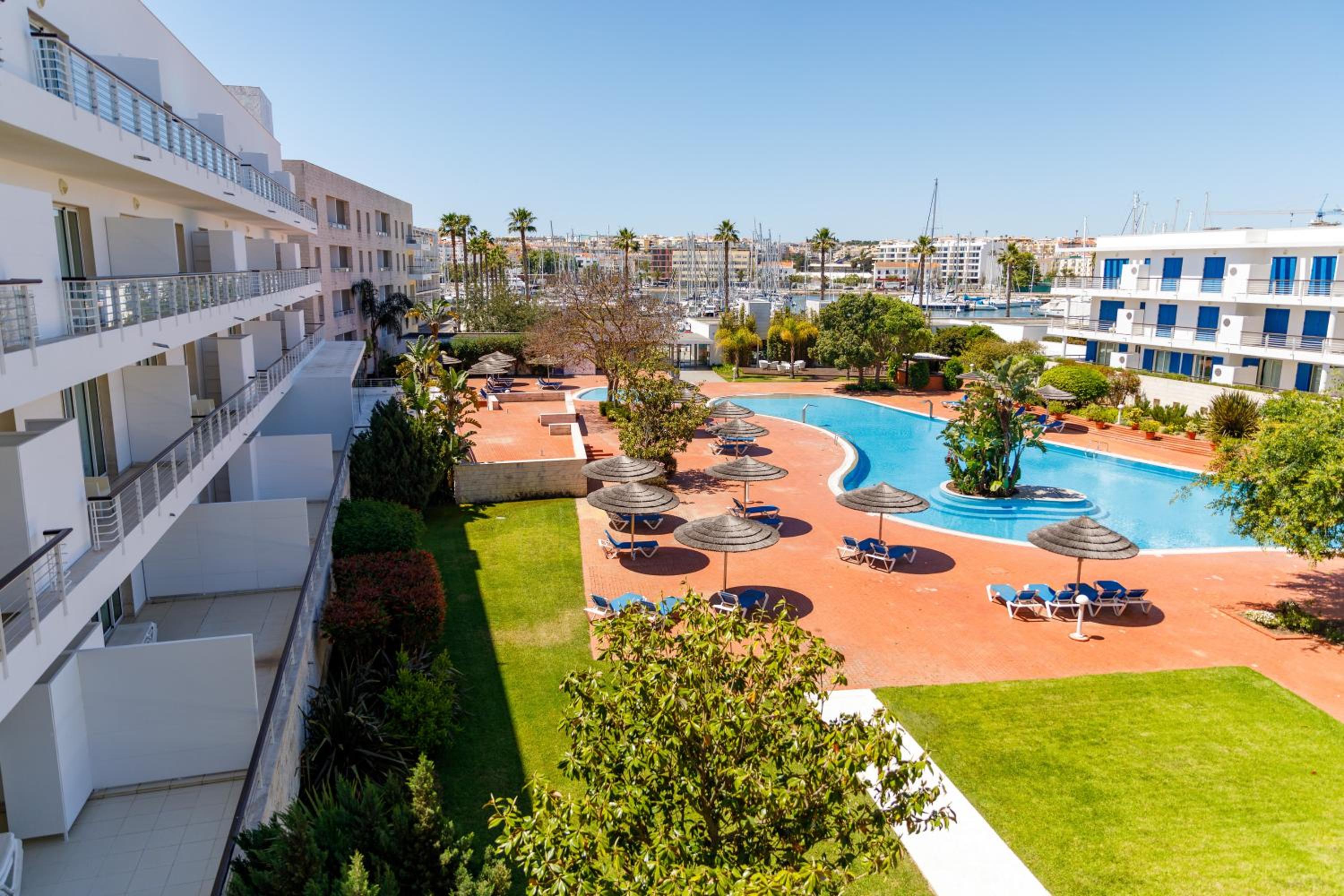Superior Studio with Pool or Marina View - Photo 10