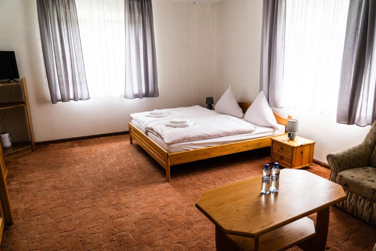 Double Room with Private External Bathroom photo 3