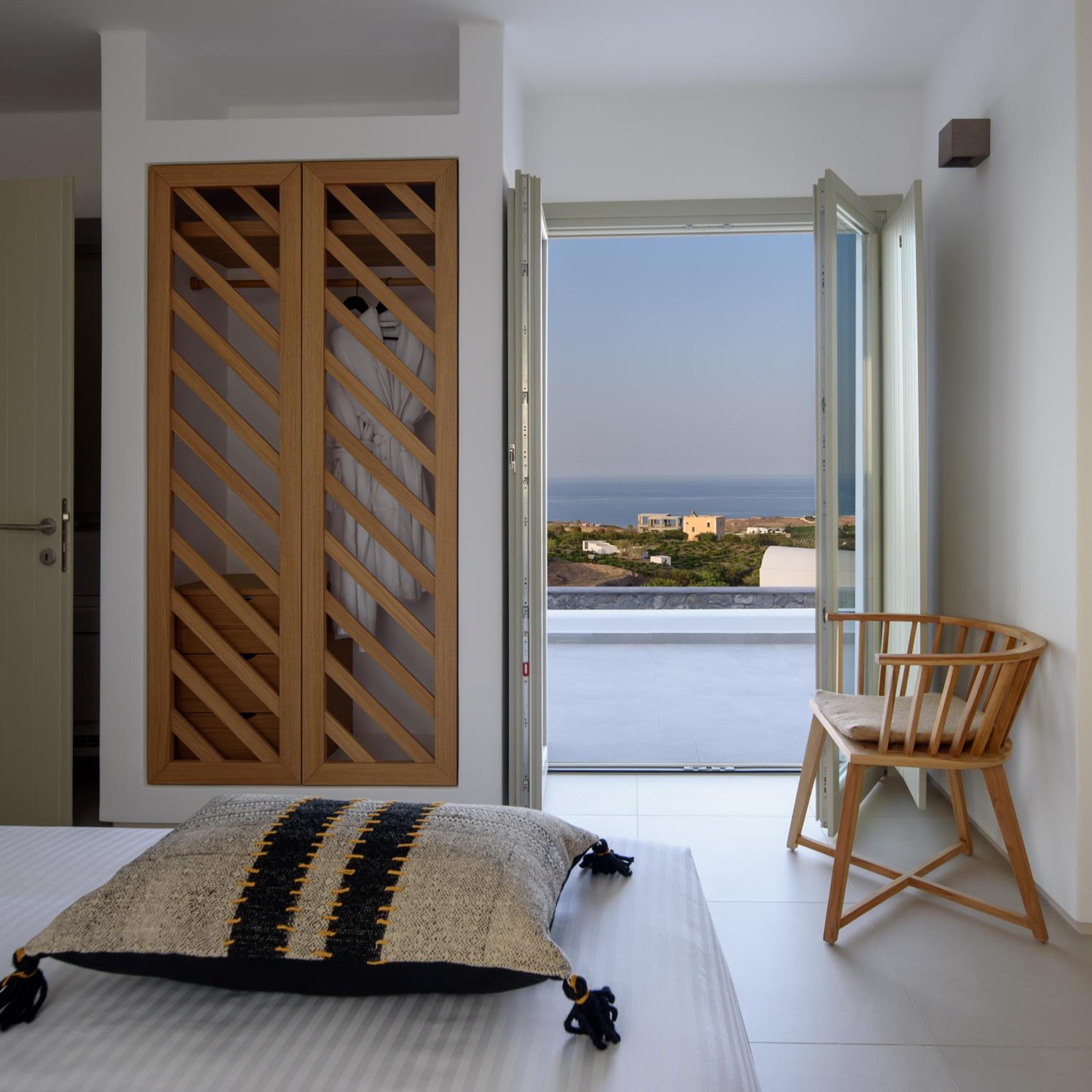 Executive Two-Bedroom Suite with Private Pool and Sea View photo 3