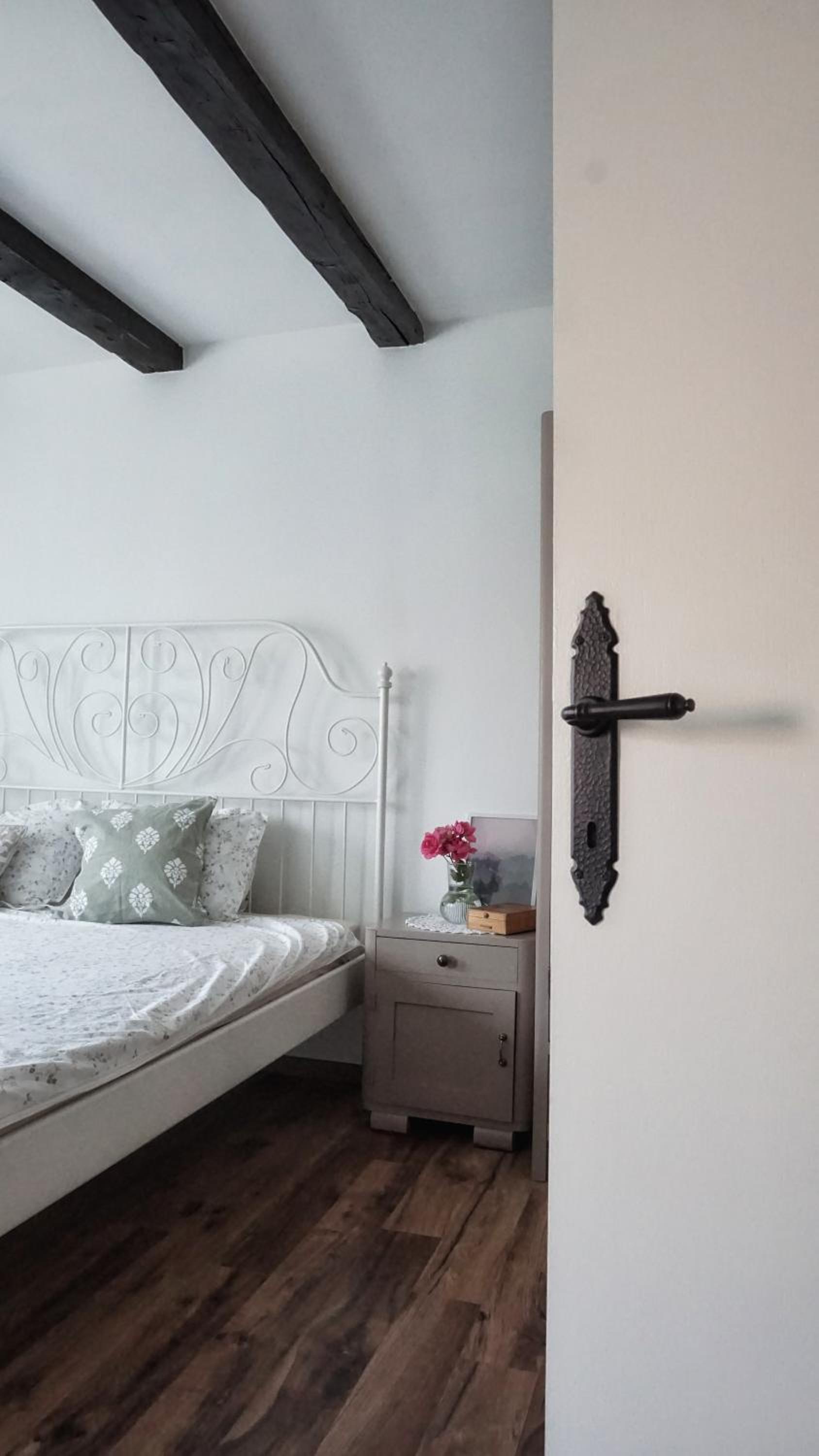 One-Bedroom House photo 1