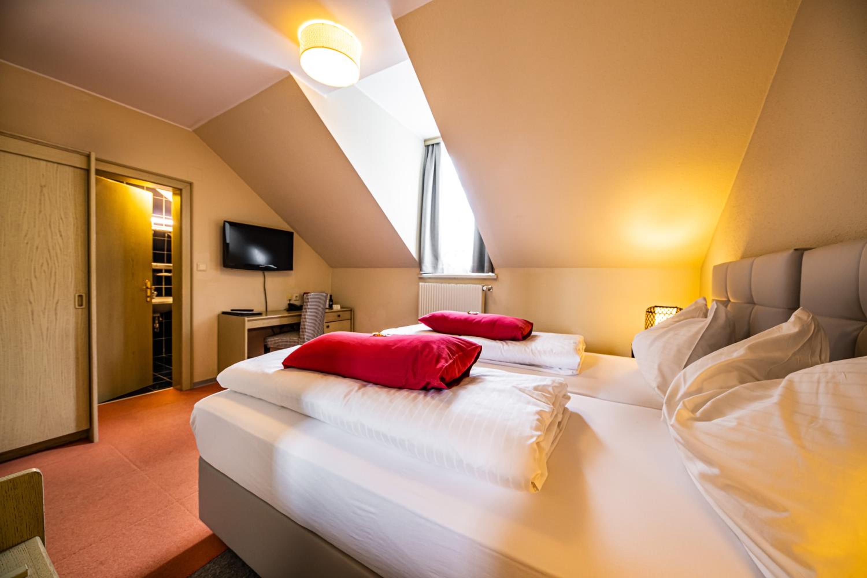 Double or Twin Room Standard - Photo 1