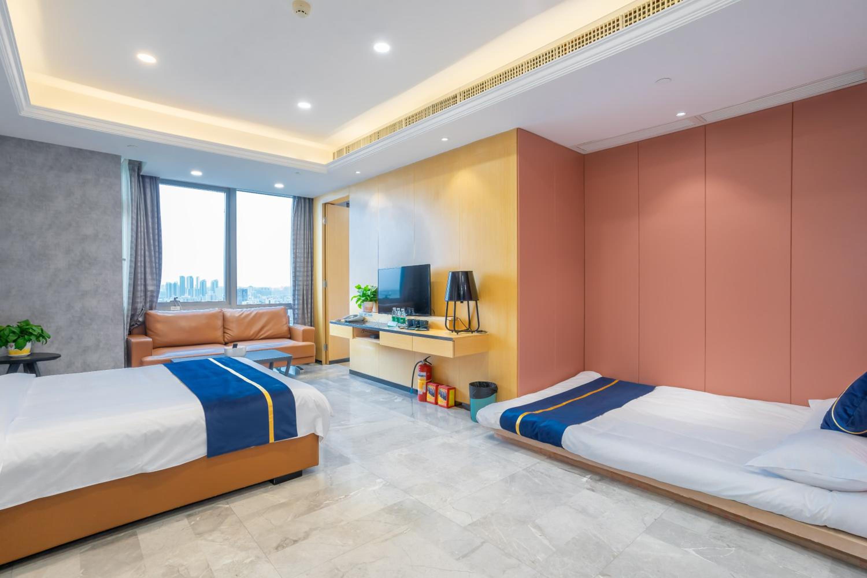 Family Suite photo 3