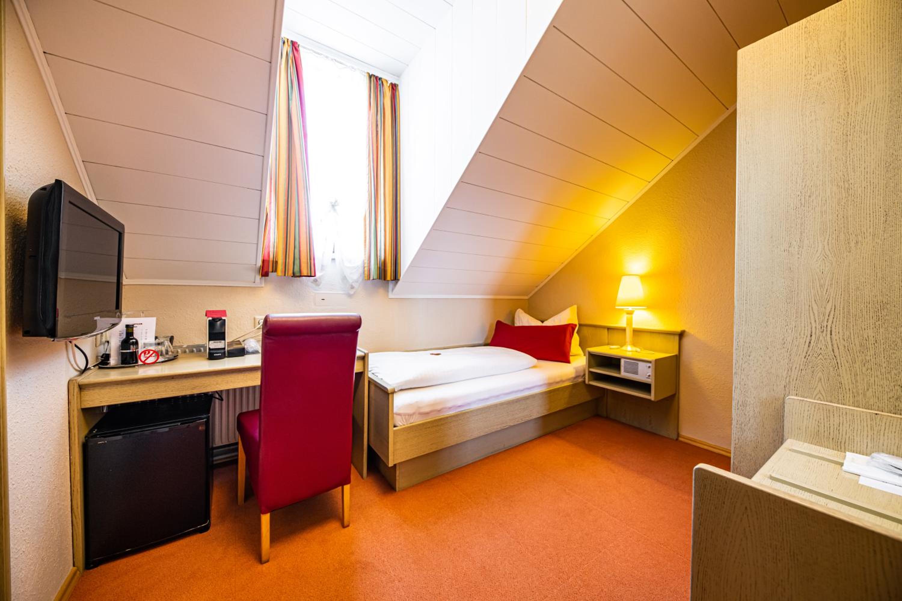 Single Room Economy