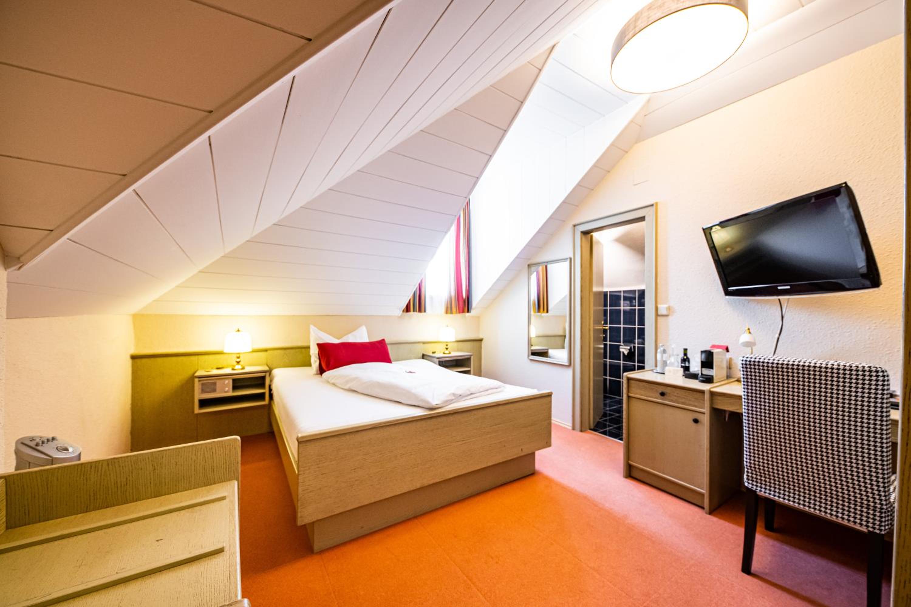 Double or Twin Room Standard - Photo 5