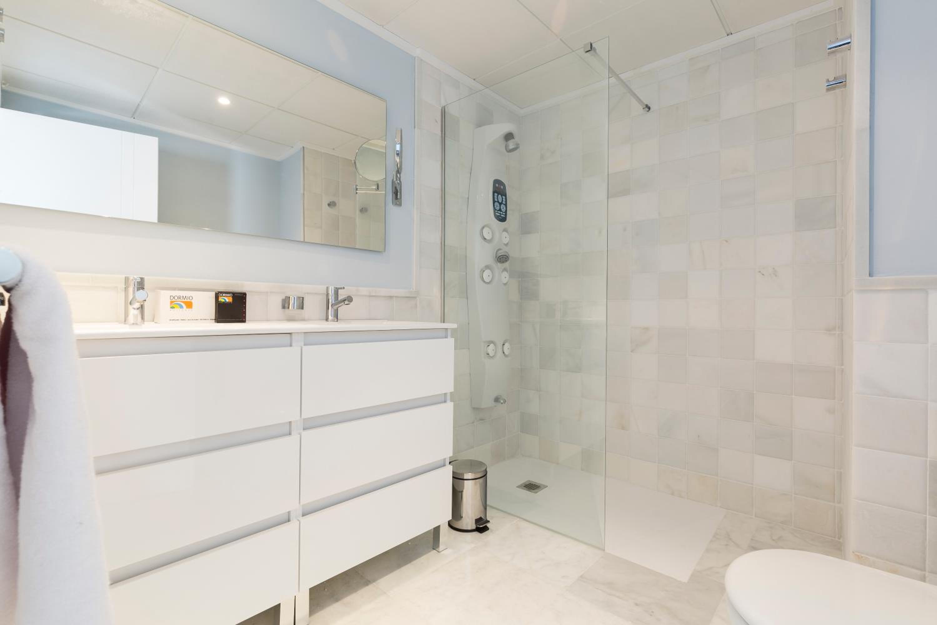 Apartamento exclusivo de dos habitaciones con vista al mar Apartamento exclusivo de dos habitaciones con vista al mar