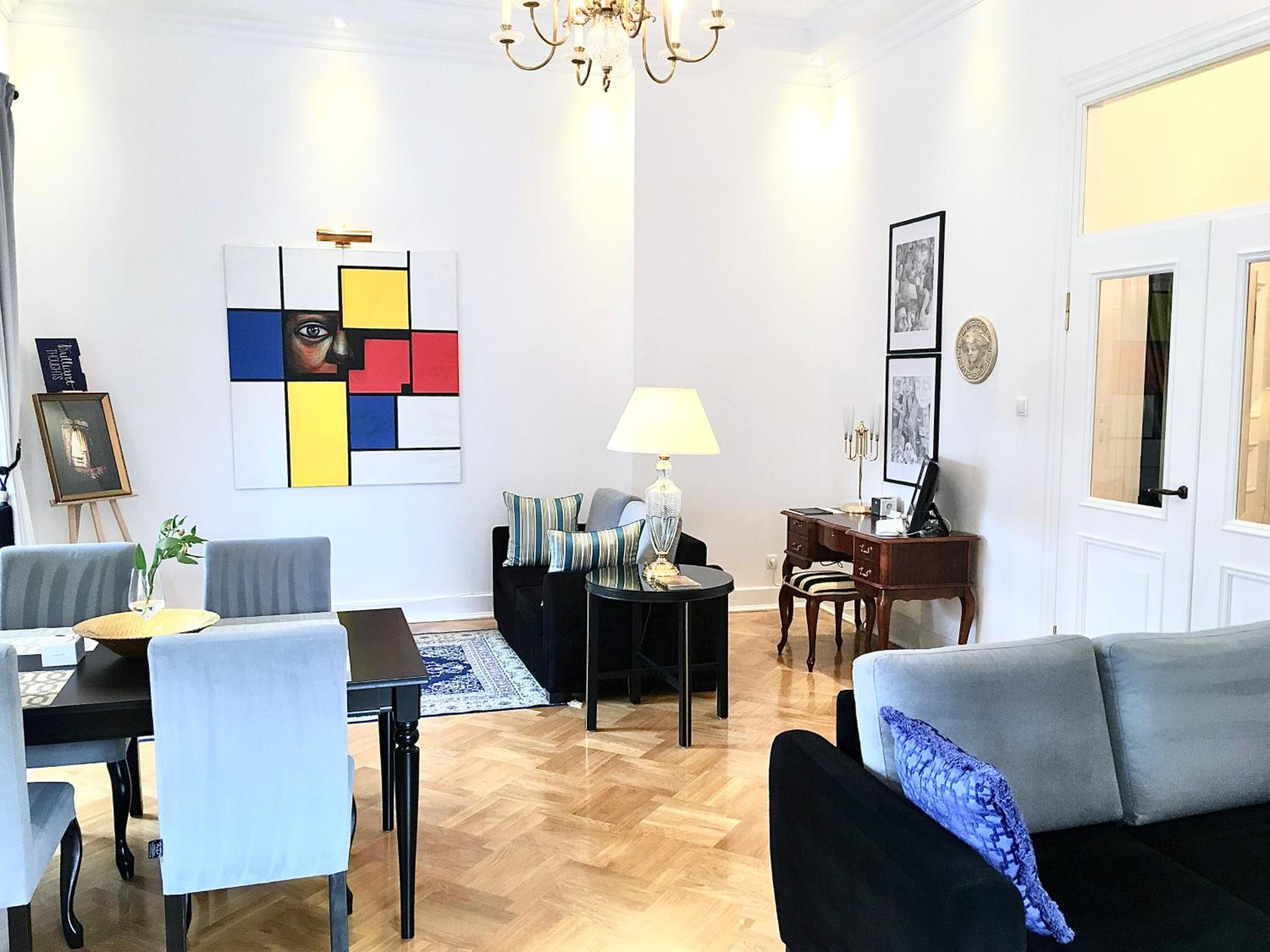 Luxury Suite with Market Square view 