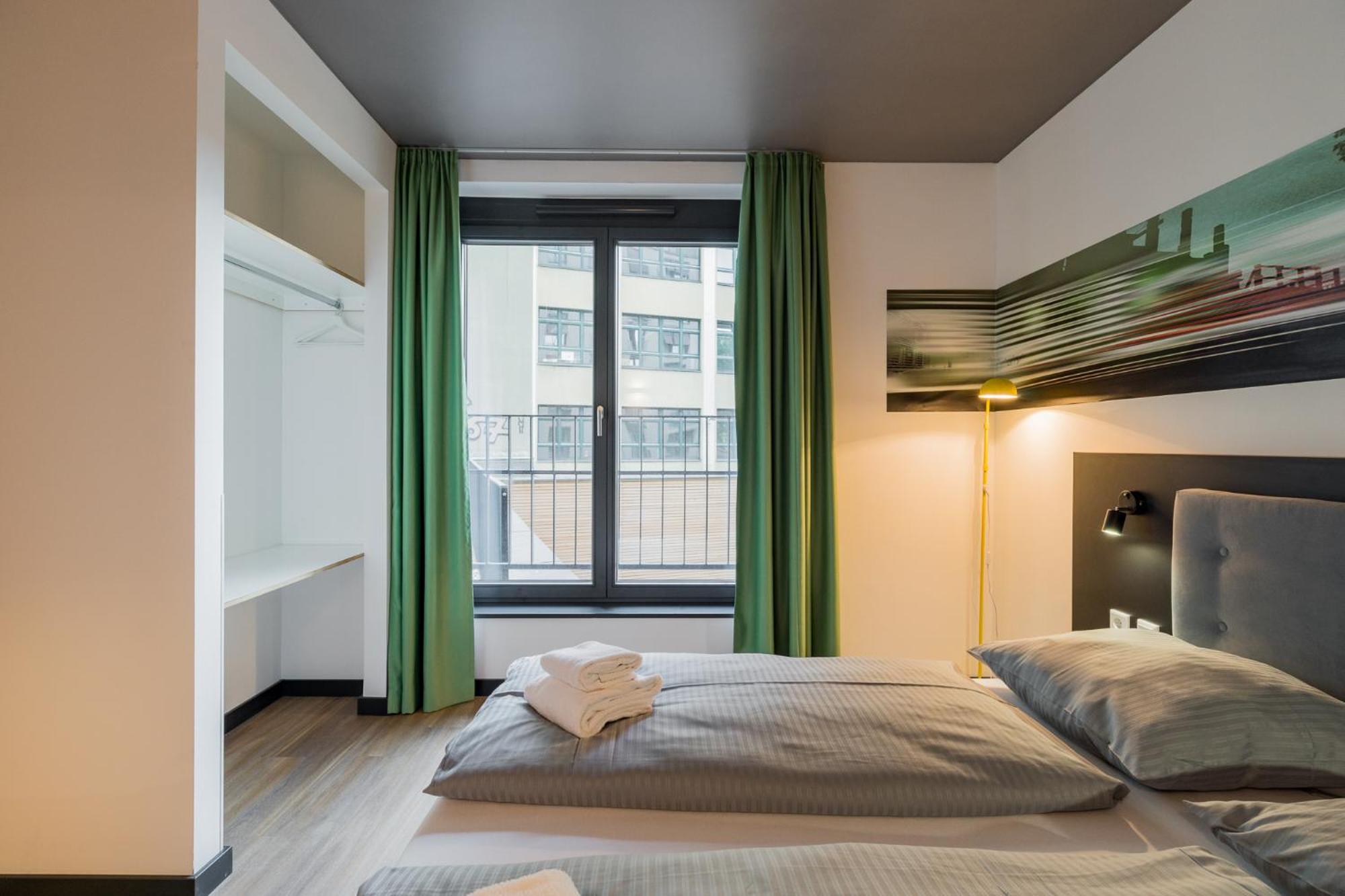 Apartment mit Wohn & Schlafzimmer photo 1