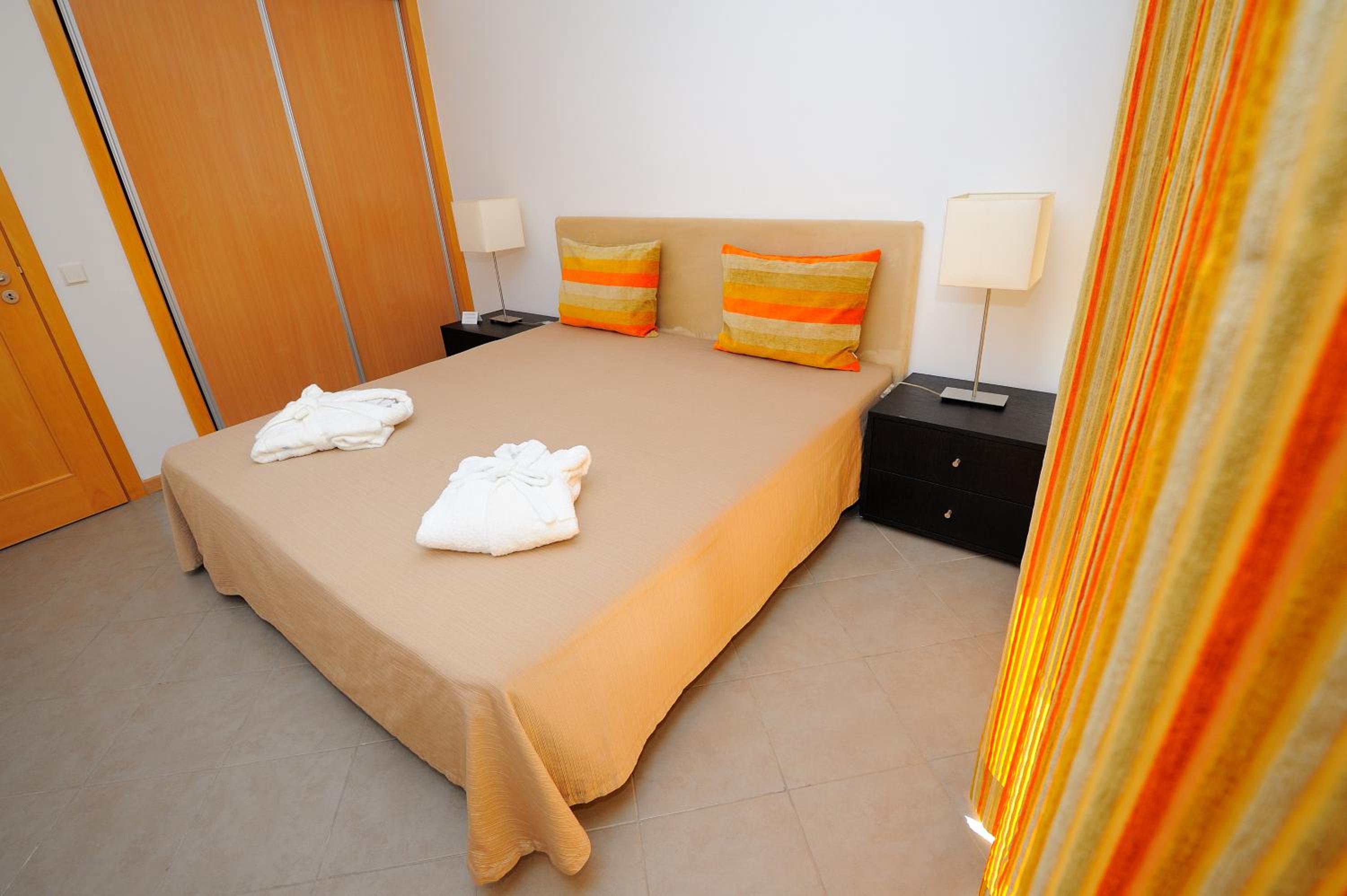 One-Bedroom Apartment with Balcony (2 Adults)