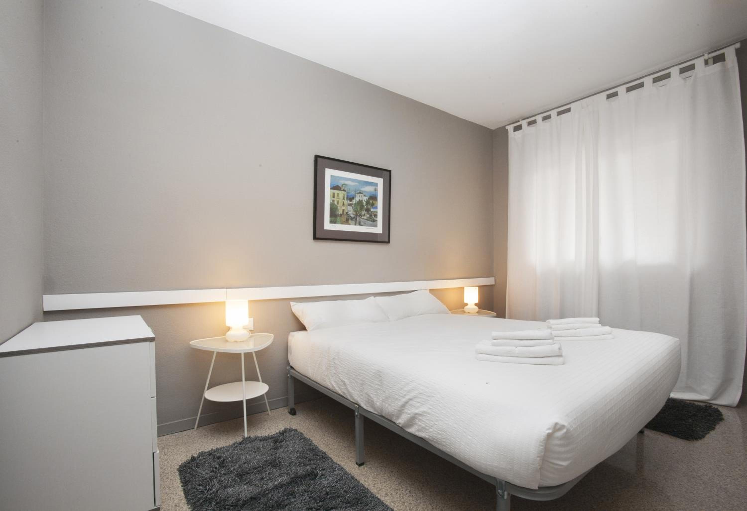 One-Bedroom Apartment with Balcony photo 3