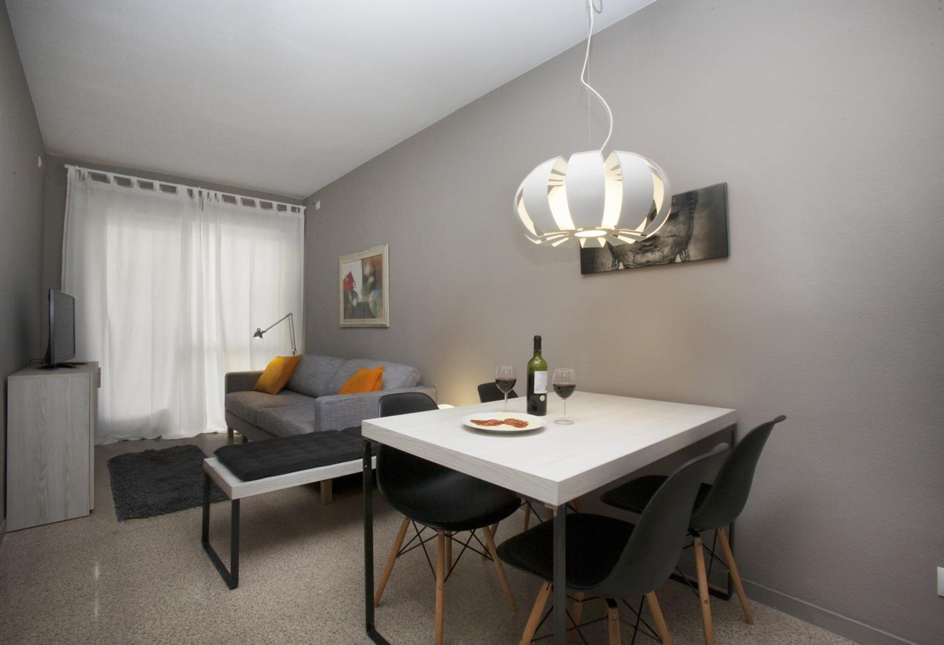 One-Bedroom Apartment with Balcony photo 3