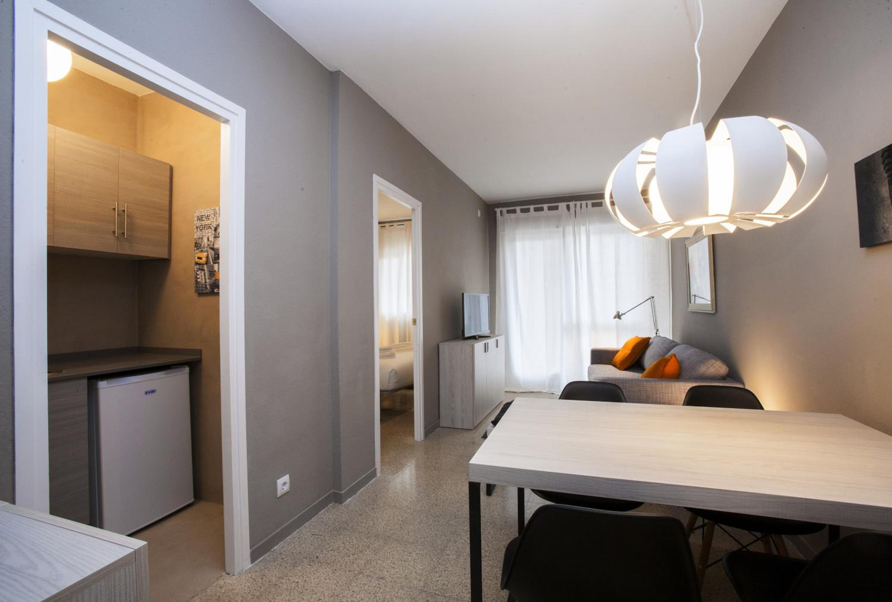 One-Bedroom Apartment with Balcony photo 2