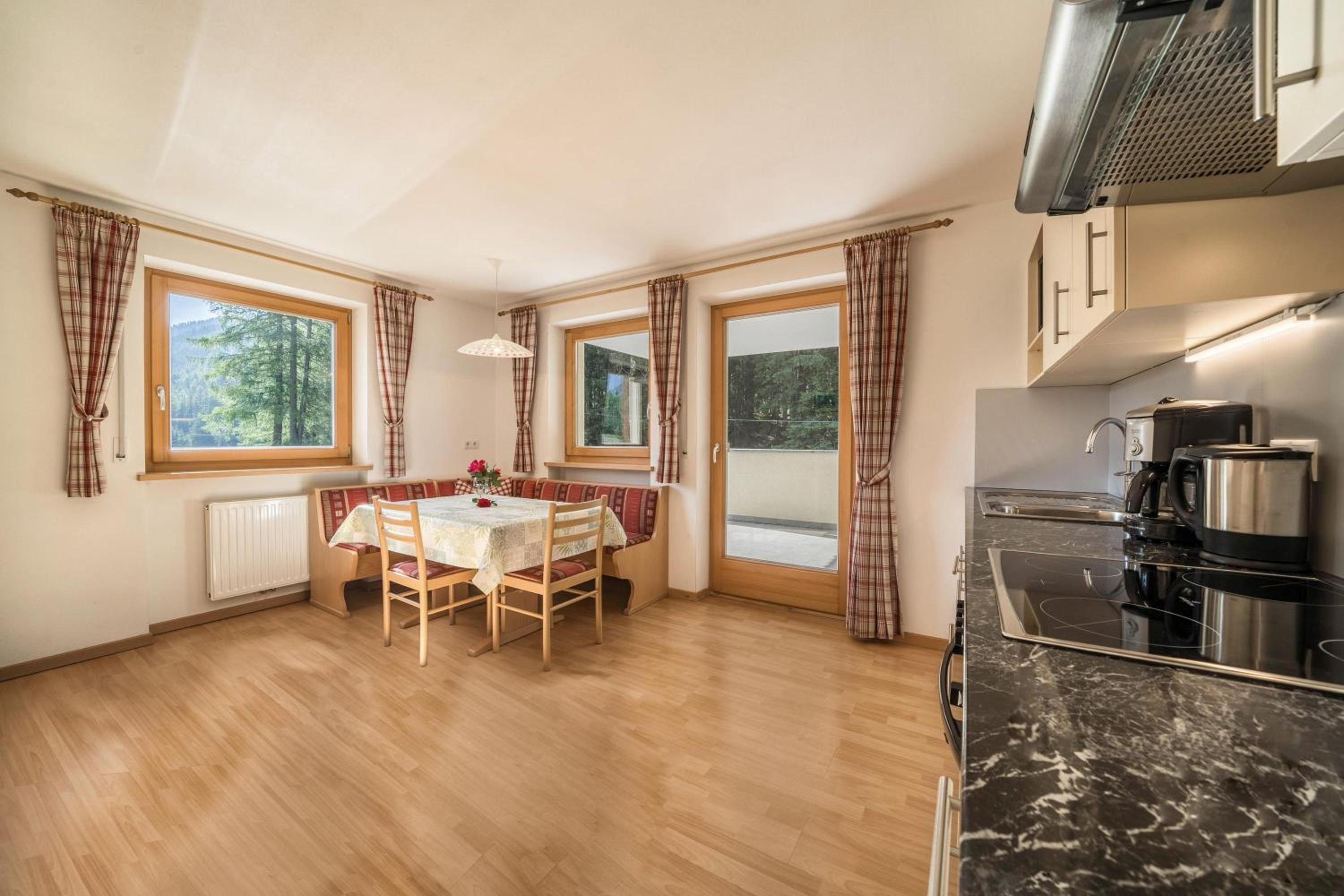 Superior One-Bedroom Apartment with Balcony - Photo 7