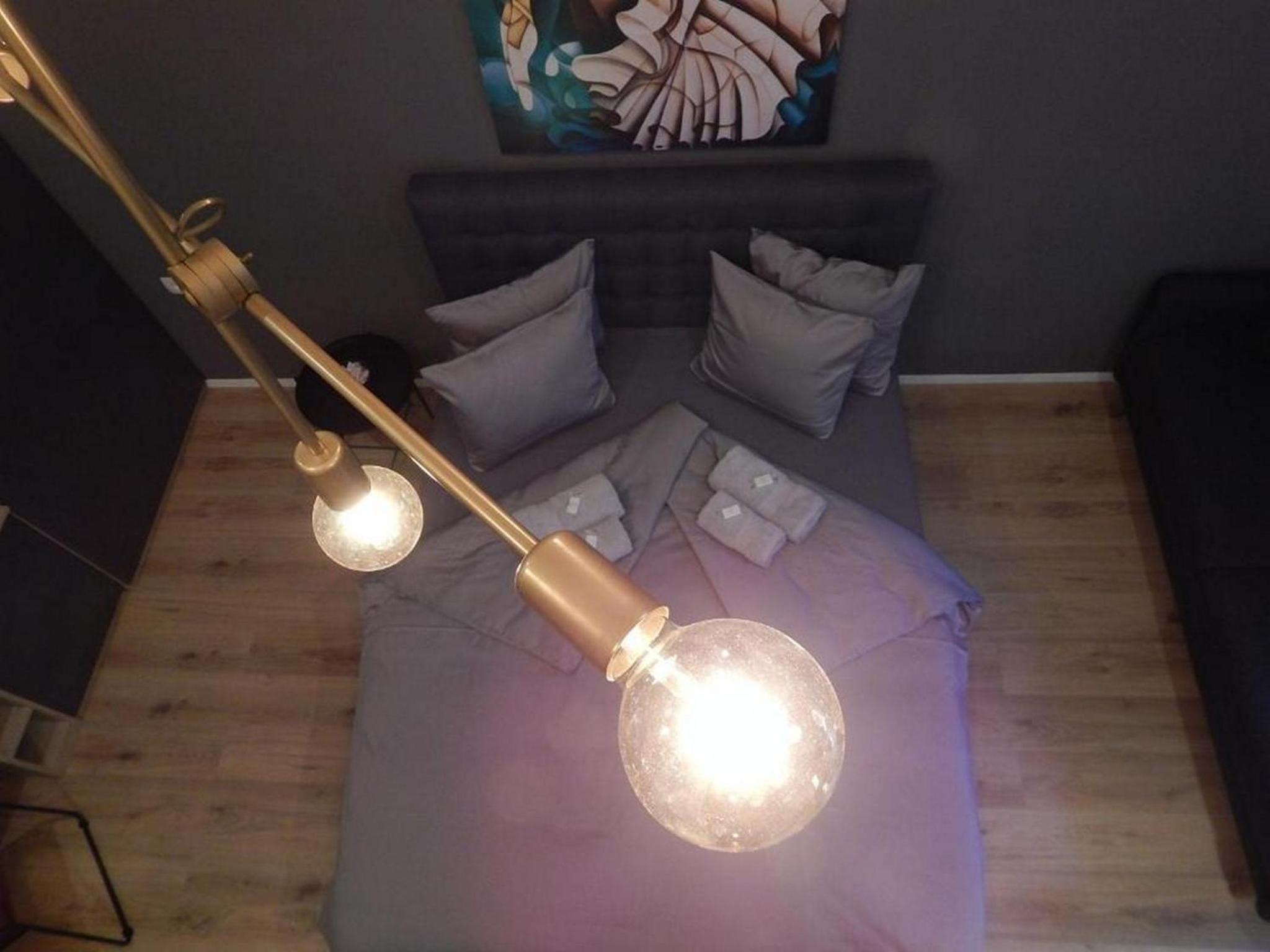 Deluxe Room with Queen Size Bed - Photo 22
