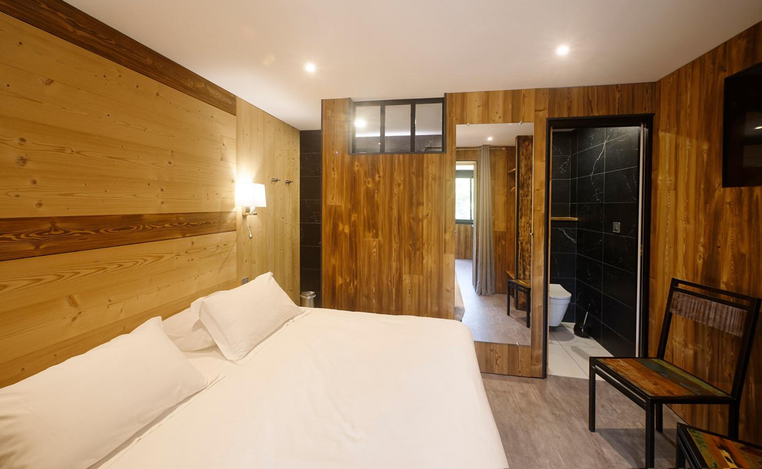 Junior Suite with Terrace - Photo 16