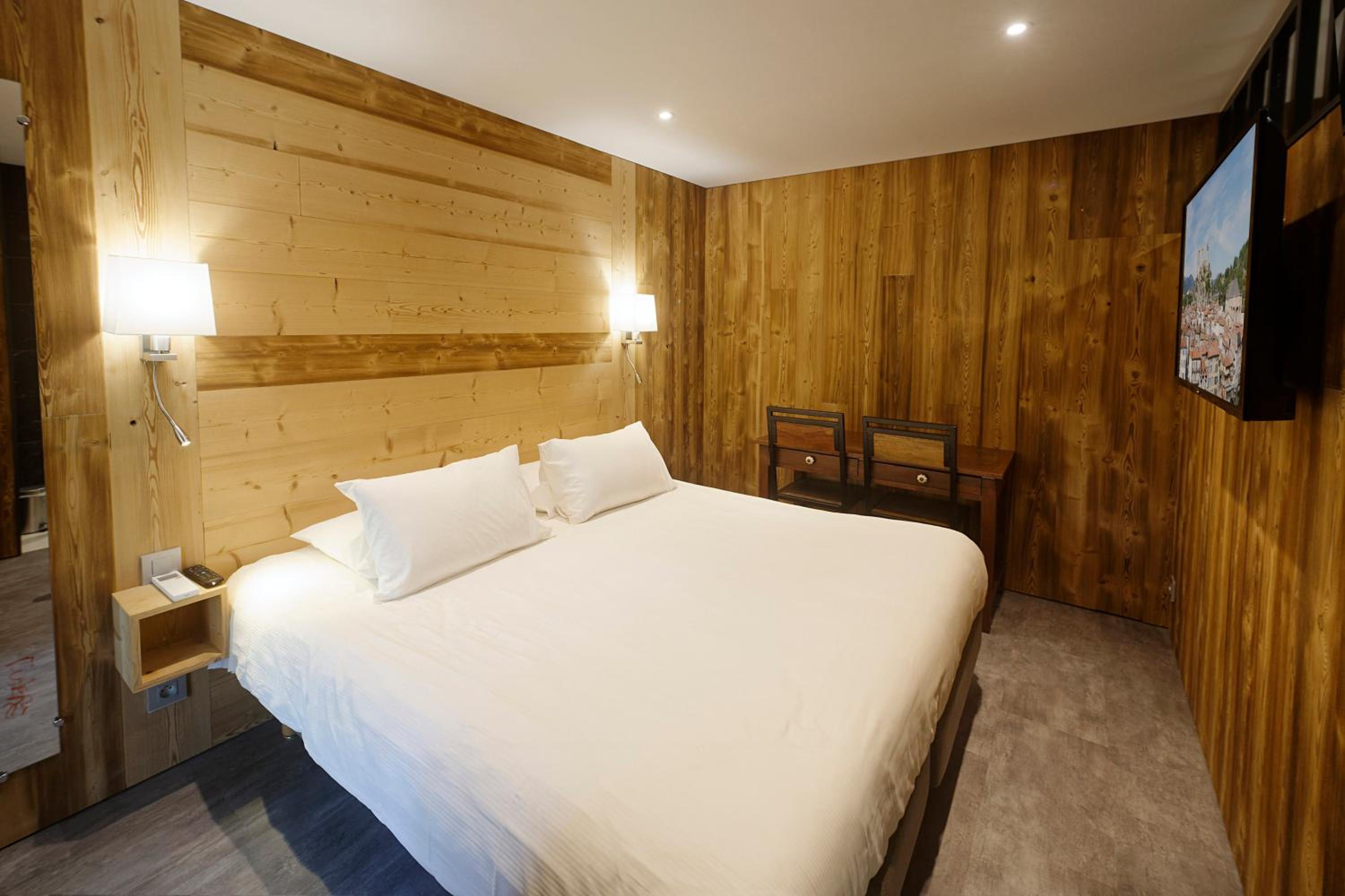Junior Suite with Terrace - Photo 13