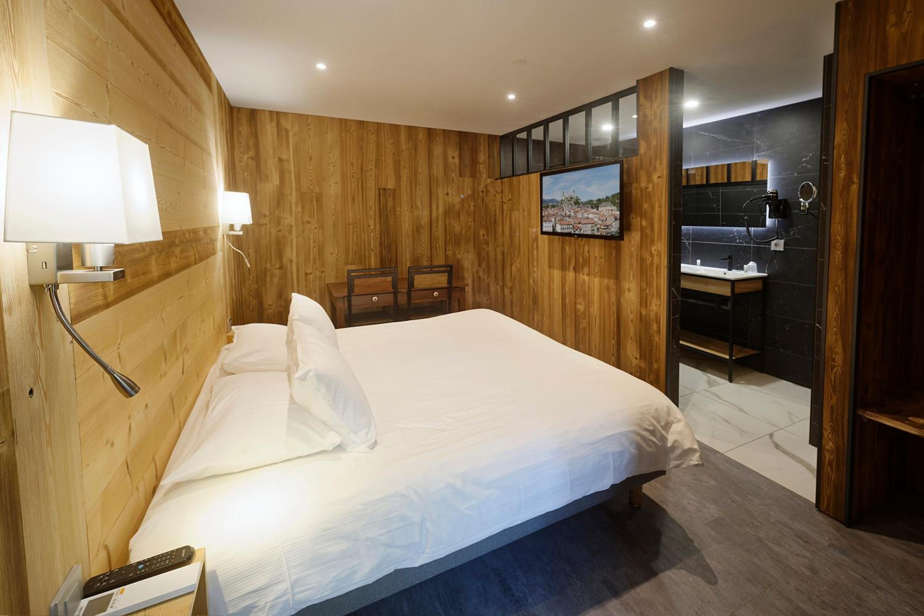 Junior Suite with Terrace - Photo 10
