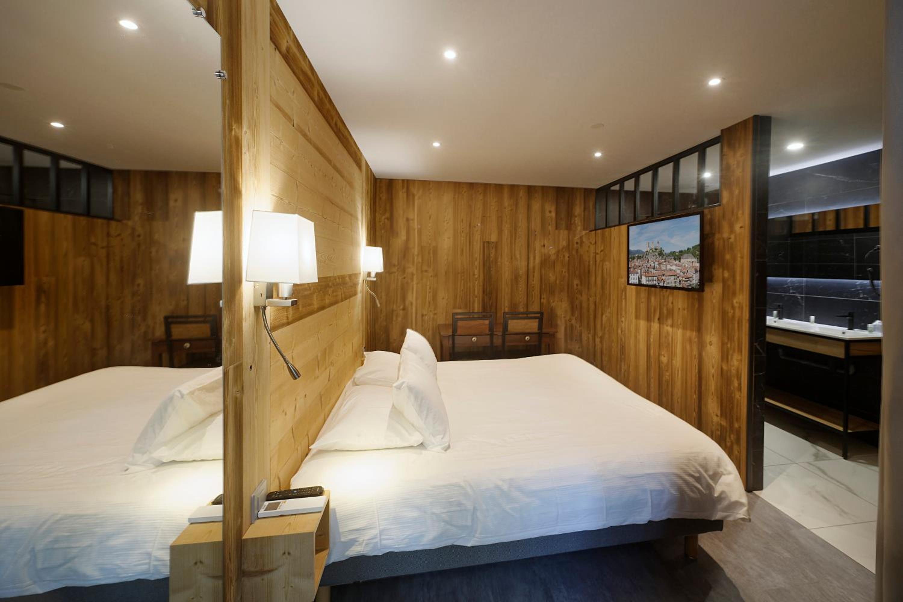 Junior Suite with Terrace - Photo 9