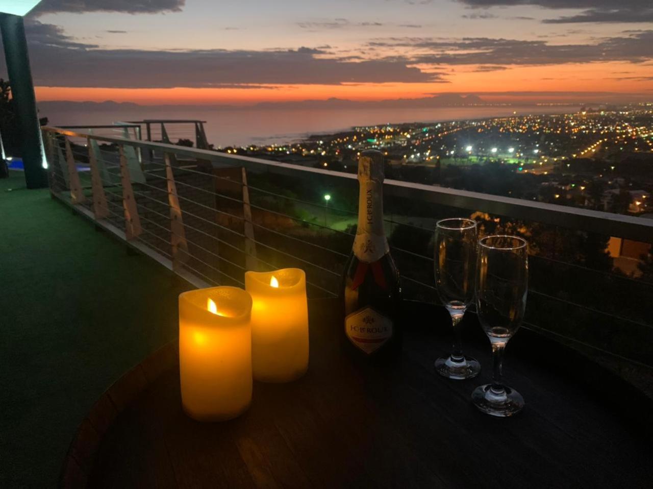 Superior Suite with Sea View - Photo 20