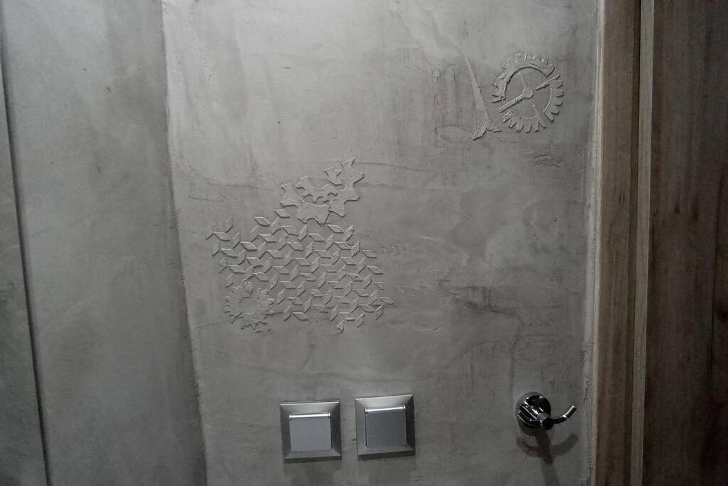 One-Bedroom Apartment - Photo 27