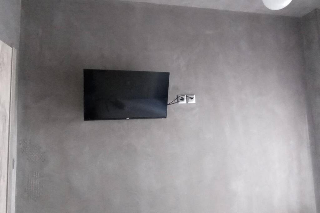 One-Bedroom Apartment - Photo 34