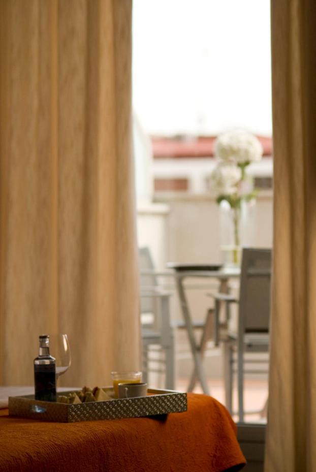 Family Suite with Balcony - Photo 3