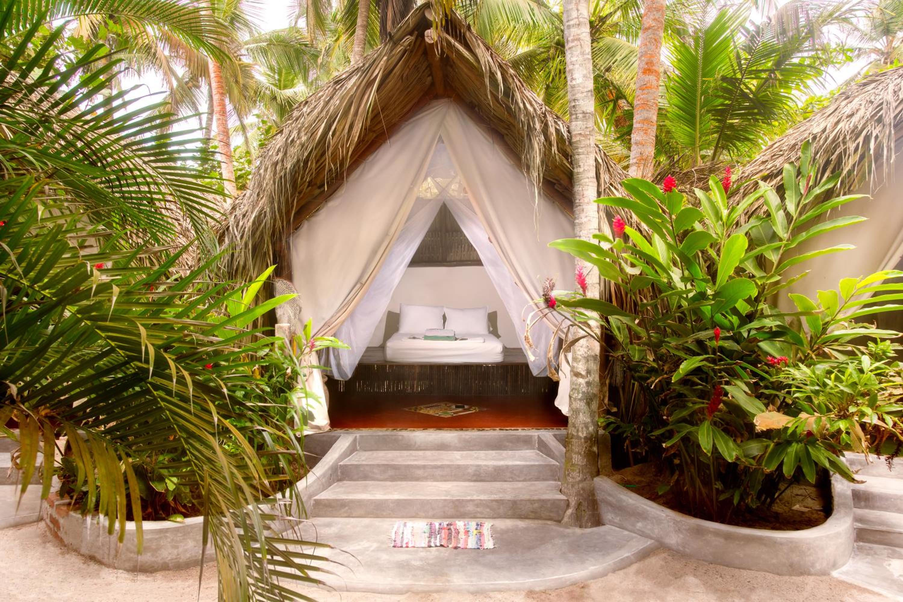 Beach Hut with Shared Bathroom photo 1