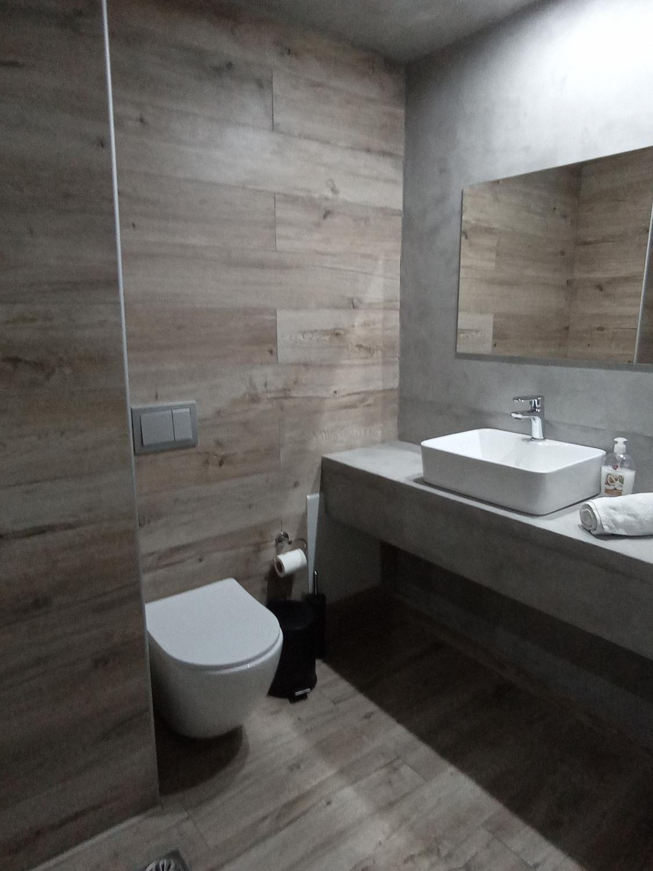 One-Bedroom Apartment - Photo 23