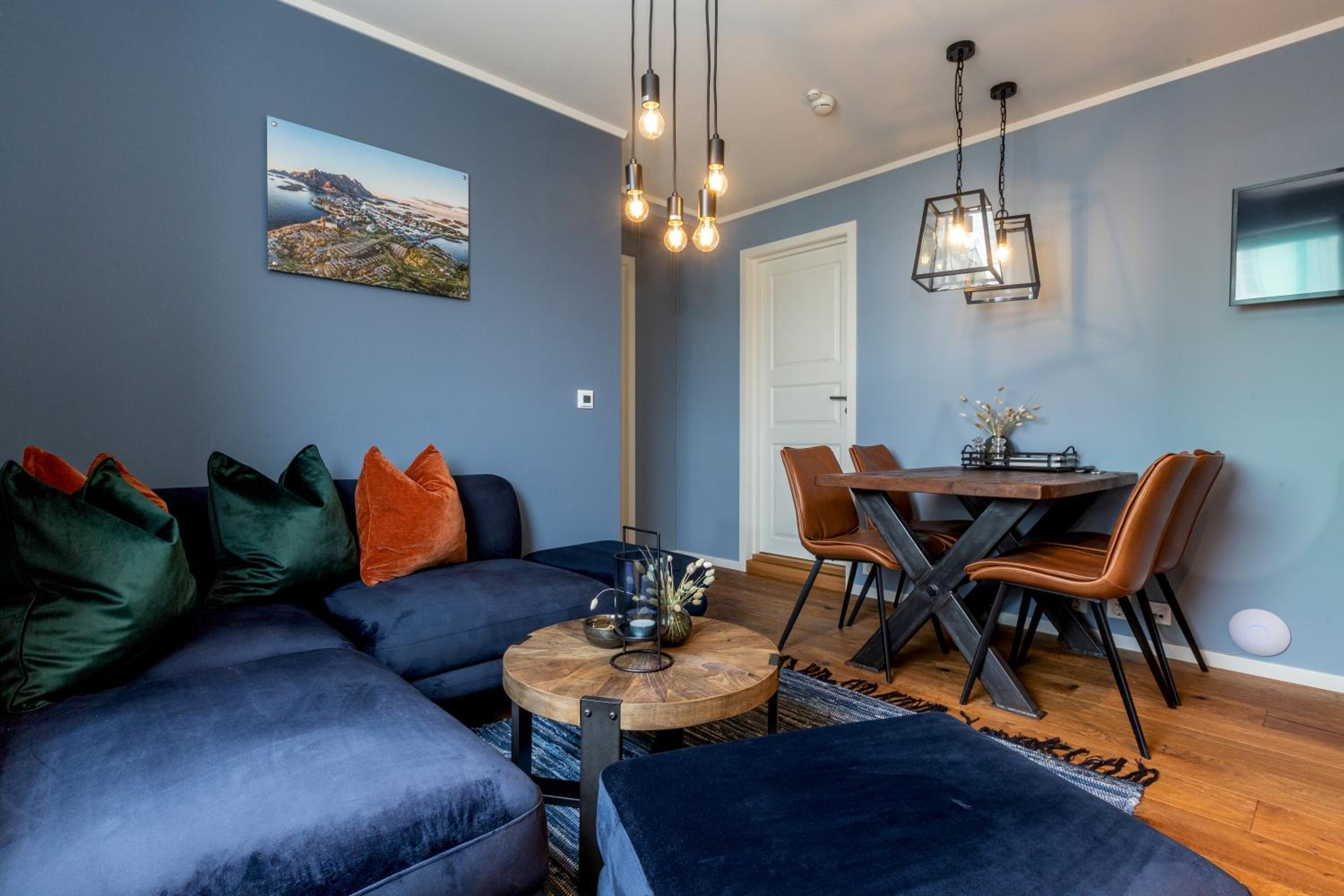 Varden- Standard Two Bedroom Apartment photo 1